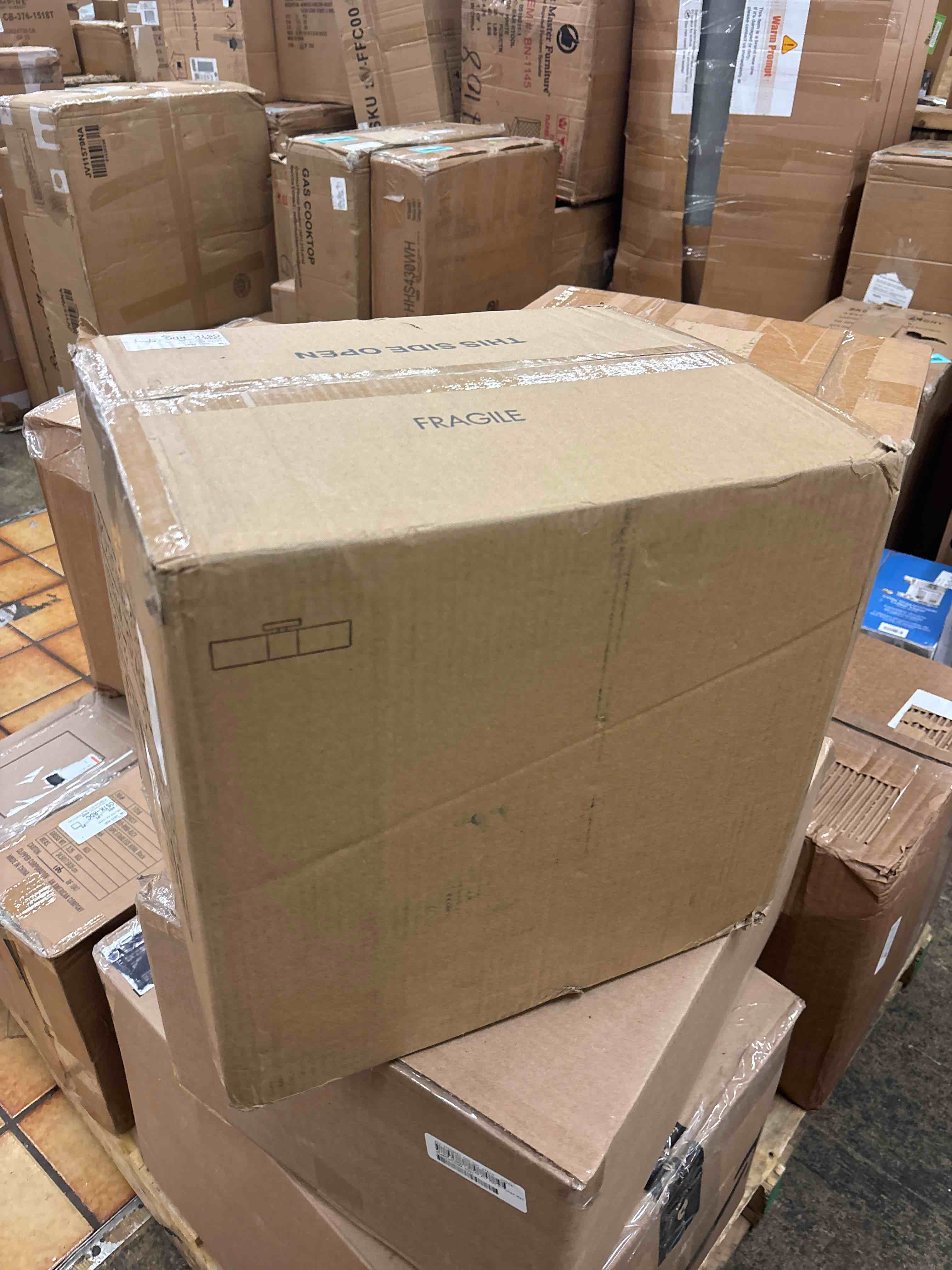 https://s3.amazonaws.com/lotting-images-prod/phillipi/RED5596591_1738196353388.jpeg