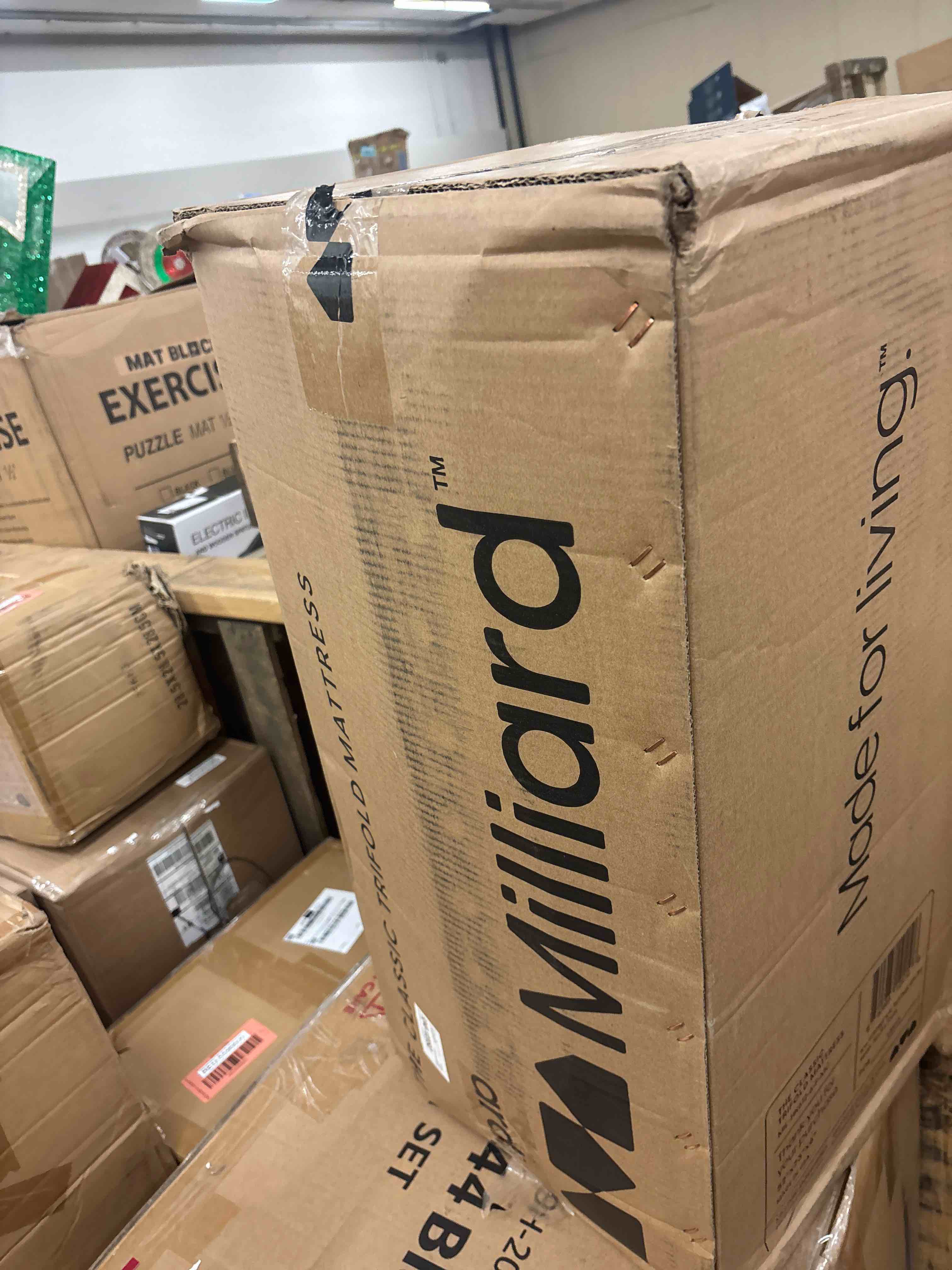 https://s3.amazonaws.com/lotting-images-prod/phillipi/RED5596603_1738198230902.jpeg