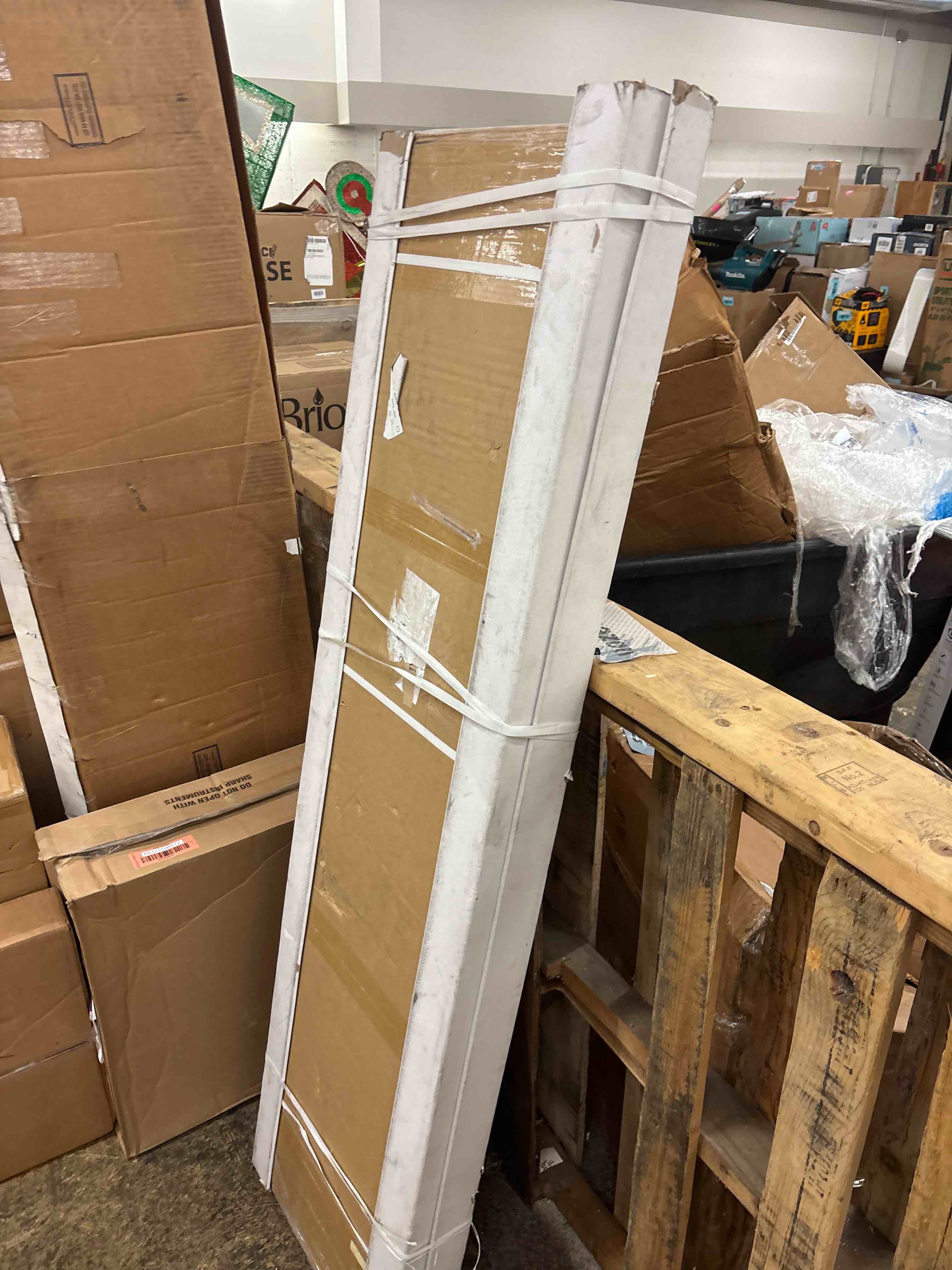 https://s3.amazonaws.com/lotting-images-prod/phillipi/RED5596615_1738199746345.jpeg