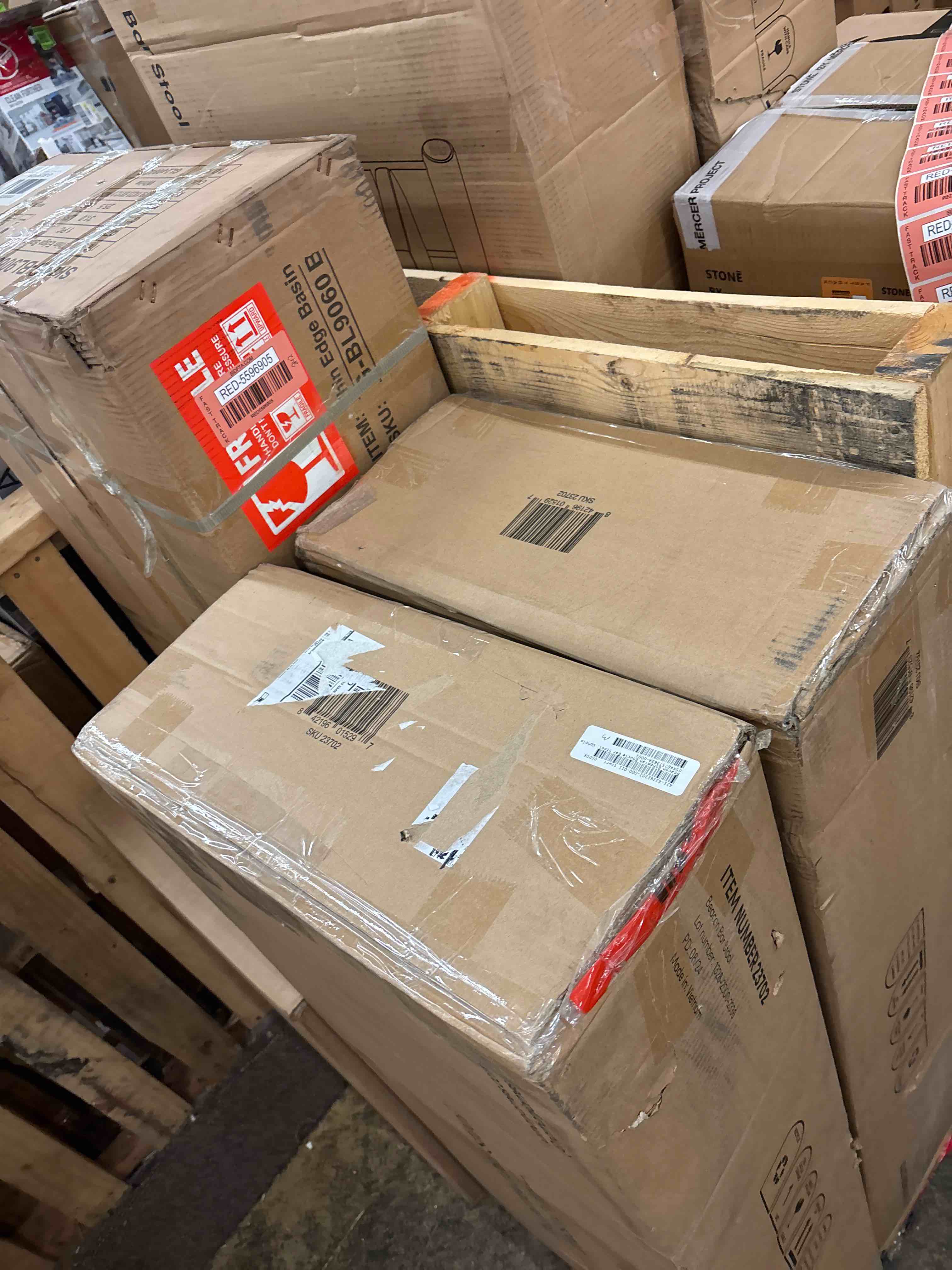 https://s3.amazonaws.com/lotting-images-prod/phillipi/RED5596906_1738899375274.jpeg