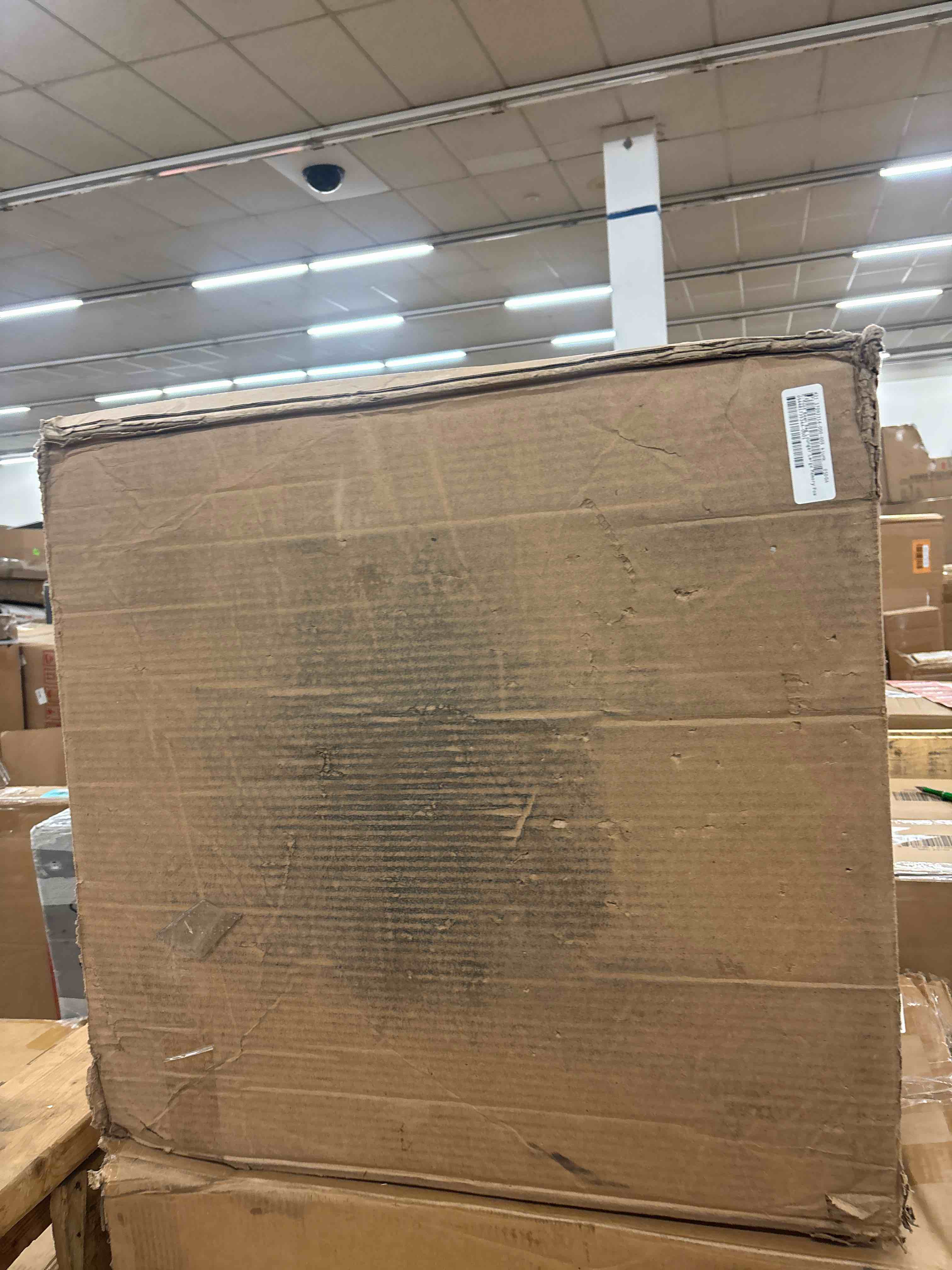 https://s3.amazonaws.com/lotting-images-prod/phillipi/RED5596909_1738899818394.jpeg