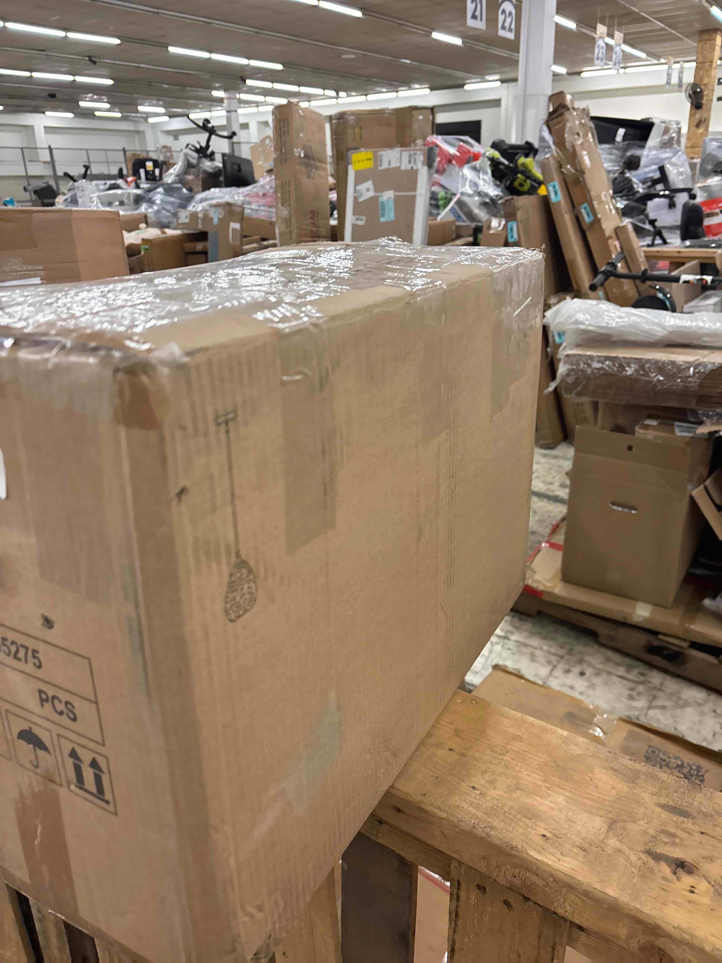 https://s3.amazonaws.com/lotting-images-prod/phillipi/RED5596927_1738943360915.jpeg