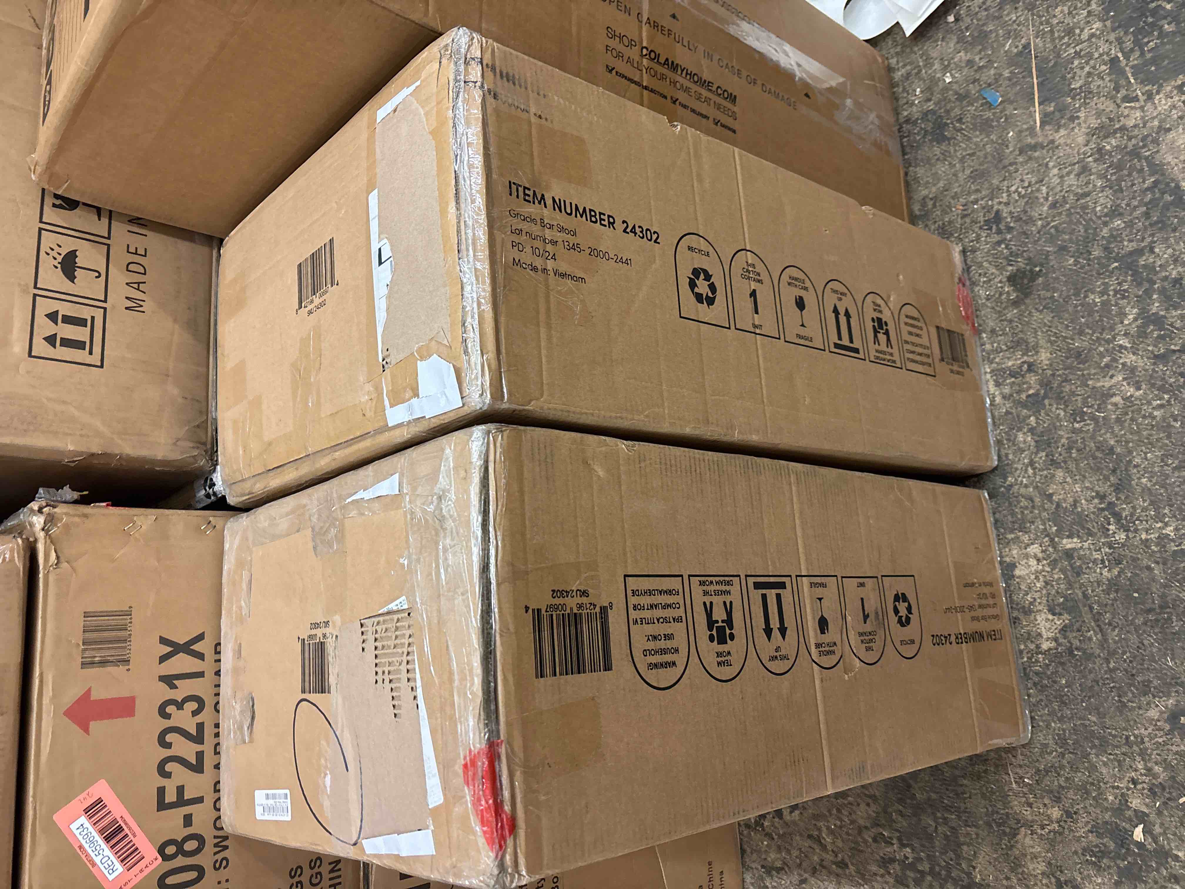 https://s3.amazonaws.com/lotting-images-prod/phillipi/RED5596936_1738944703951.jpeg