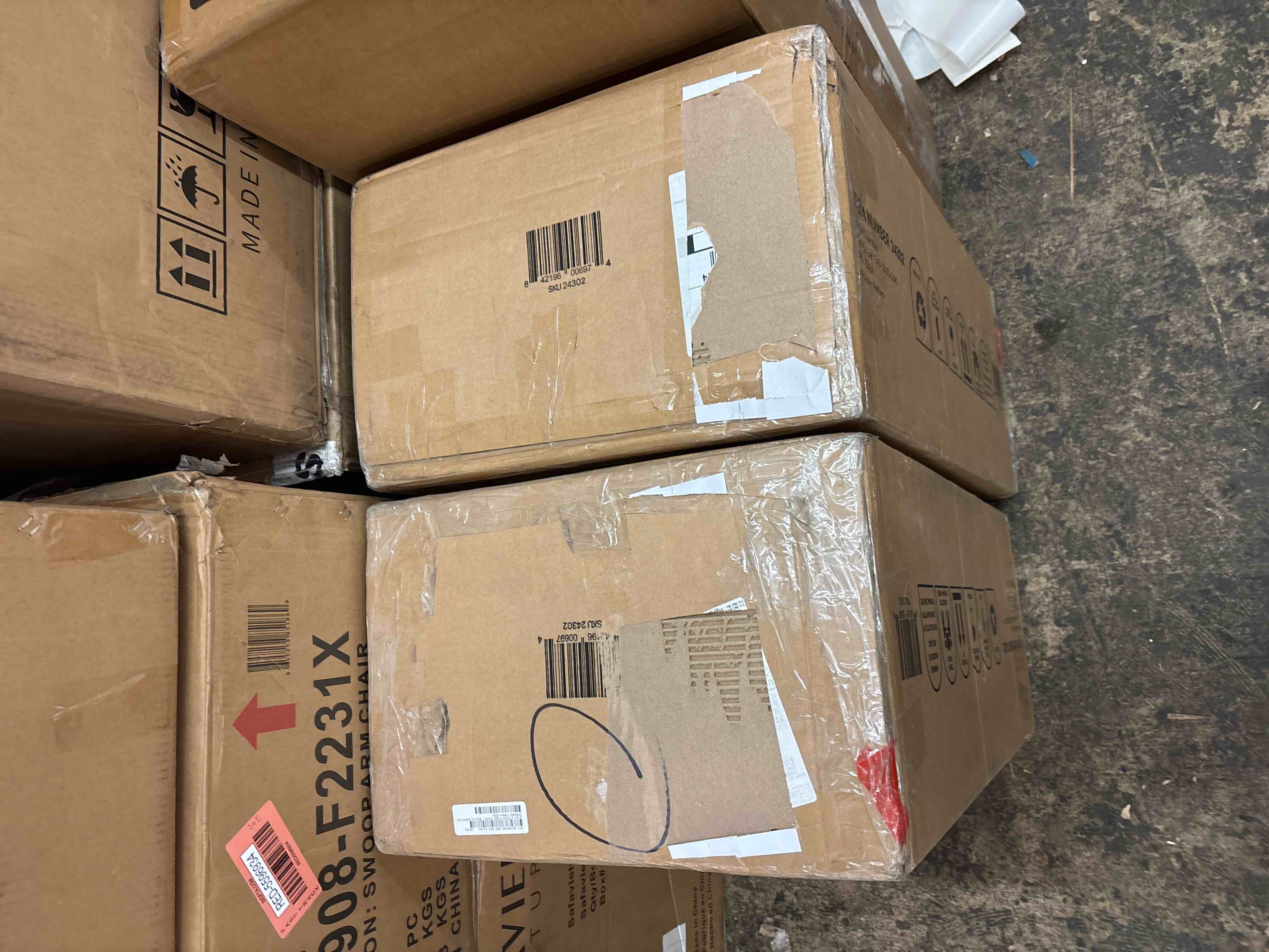 https://s3.amazonaws.com/lotting-images-prod/phillipi/RED5596936_1738944706052.jpeg