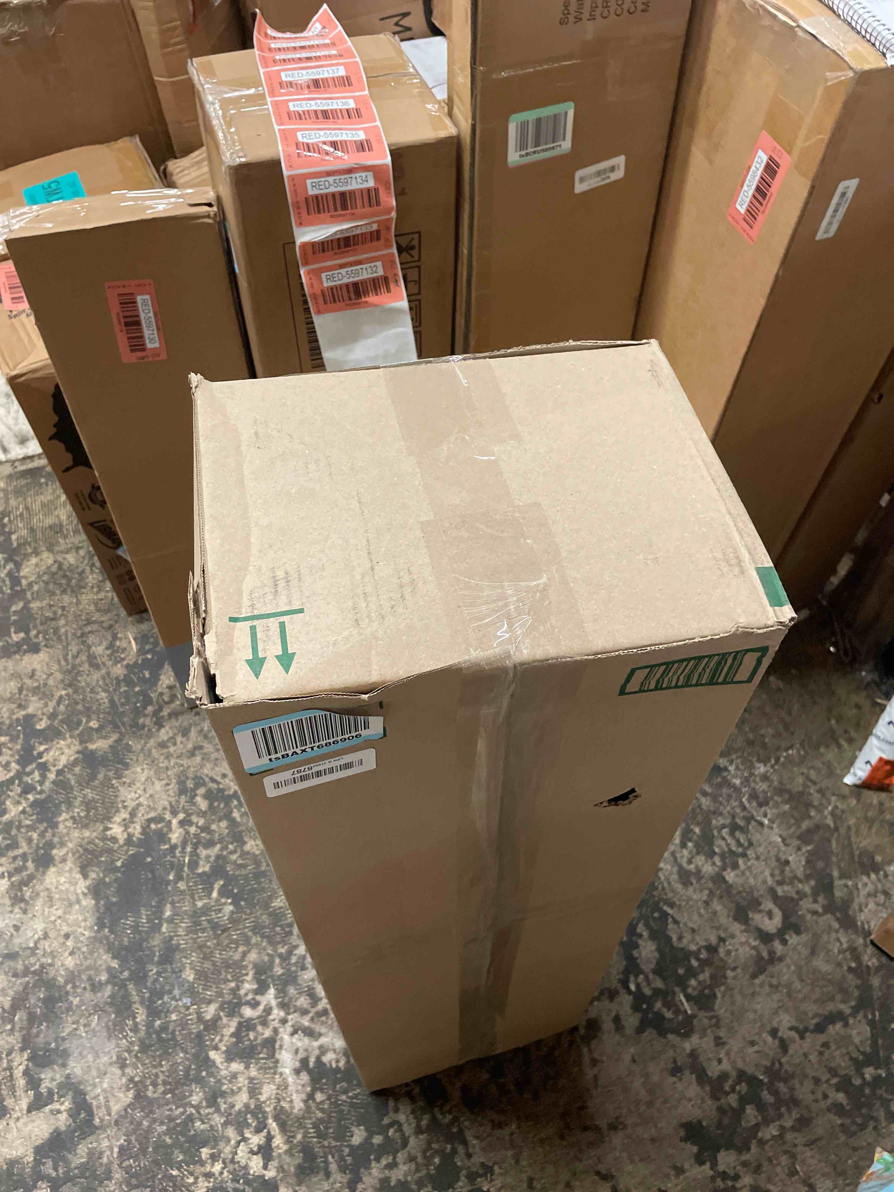 https://s3.amazonaws.com/lotting-images-prod/phillipi/RED5597132_1750919092256.jpeg