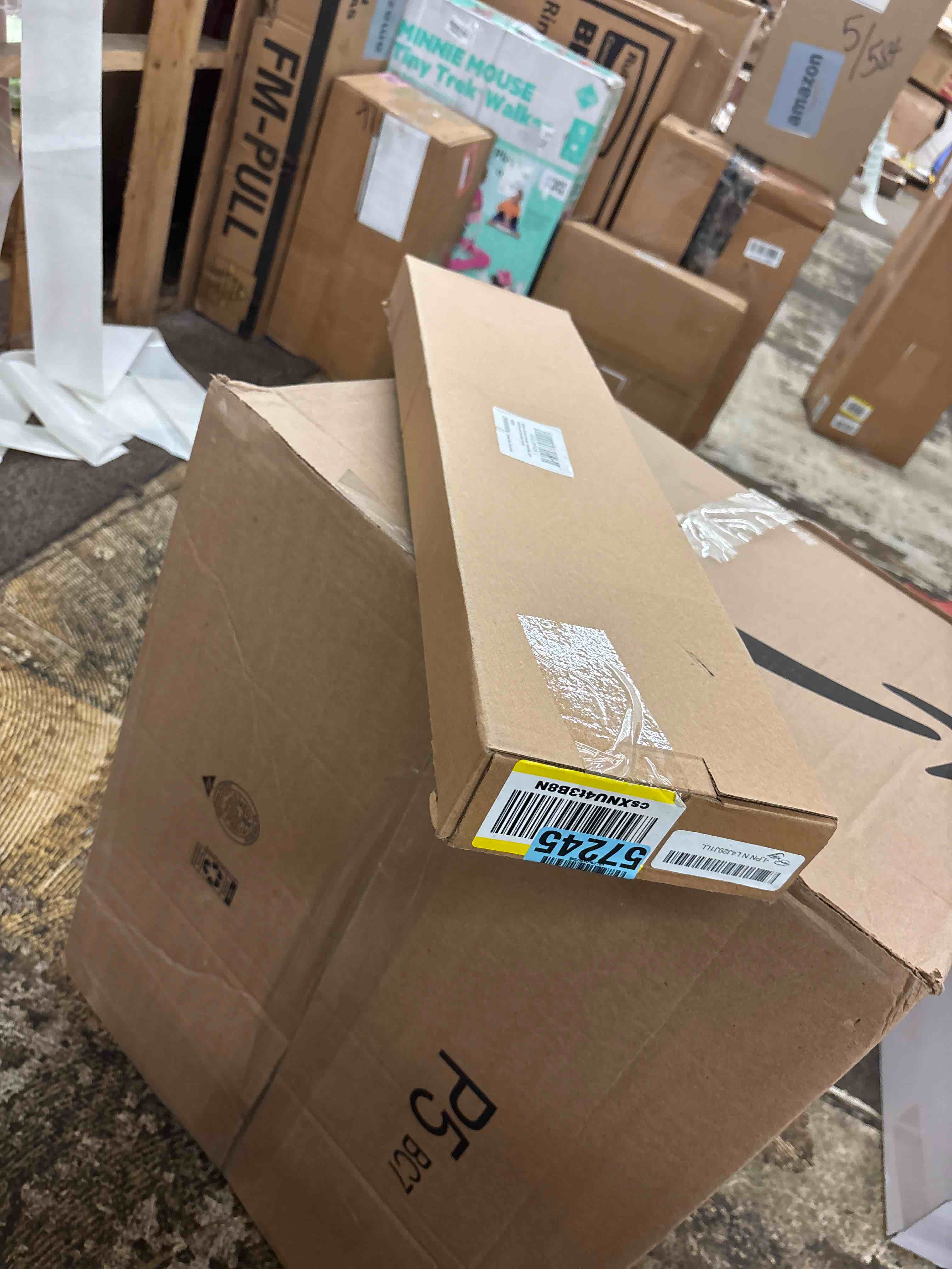https://s3.amazonaws.com/lotting-images-prod/phillipi/RED5597970_1750149489763.jpeg