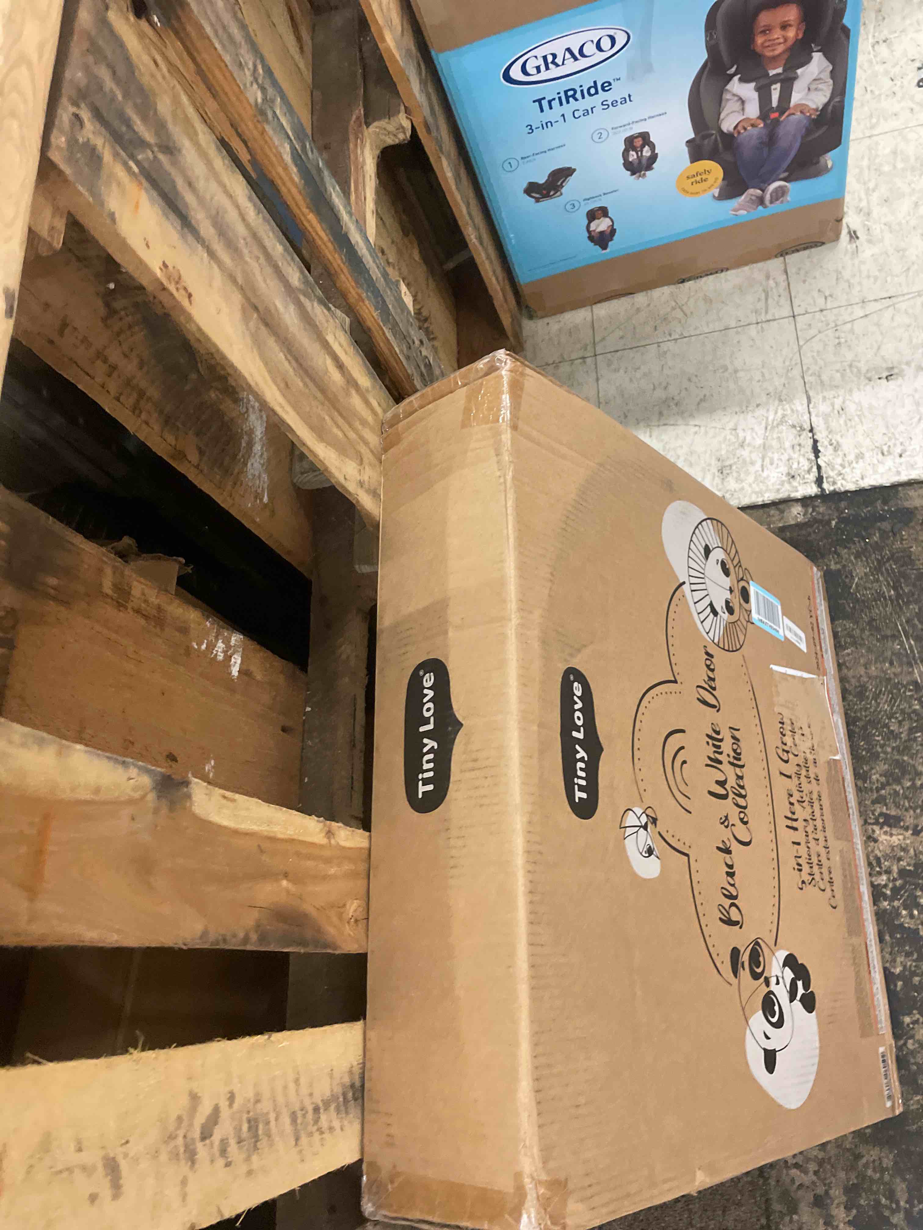 https://s3.amazonaws.com/lotting-images-prod/phillipi/RED5598204_1750454318339.jpeg