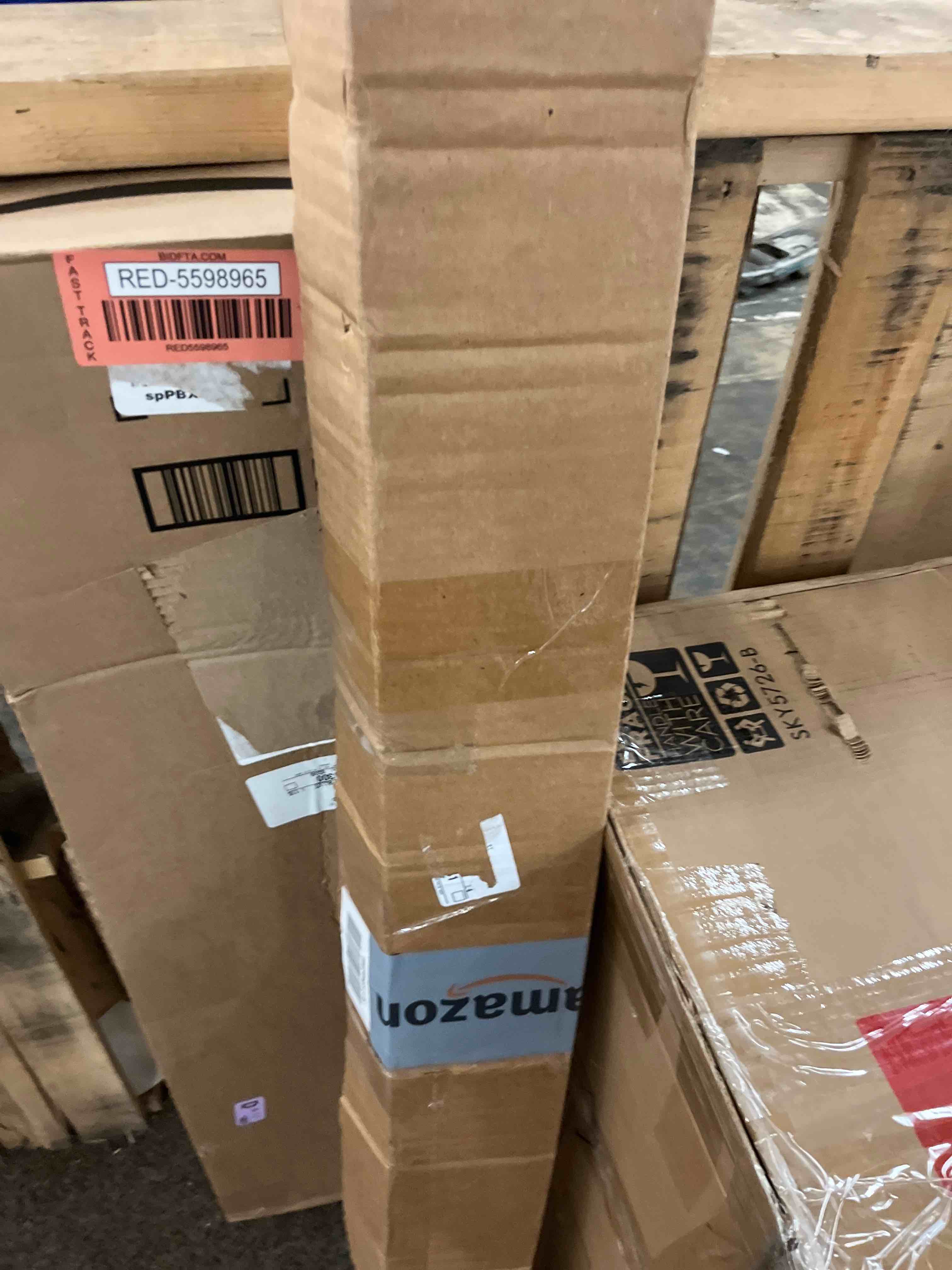 https://s3.amazonaws.com/lotting-images-prod/phillipi/RED5598966_1748394465819.jpeg