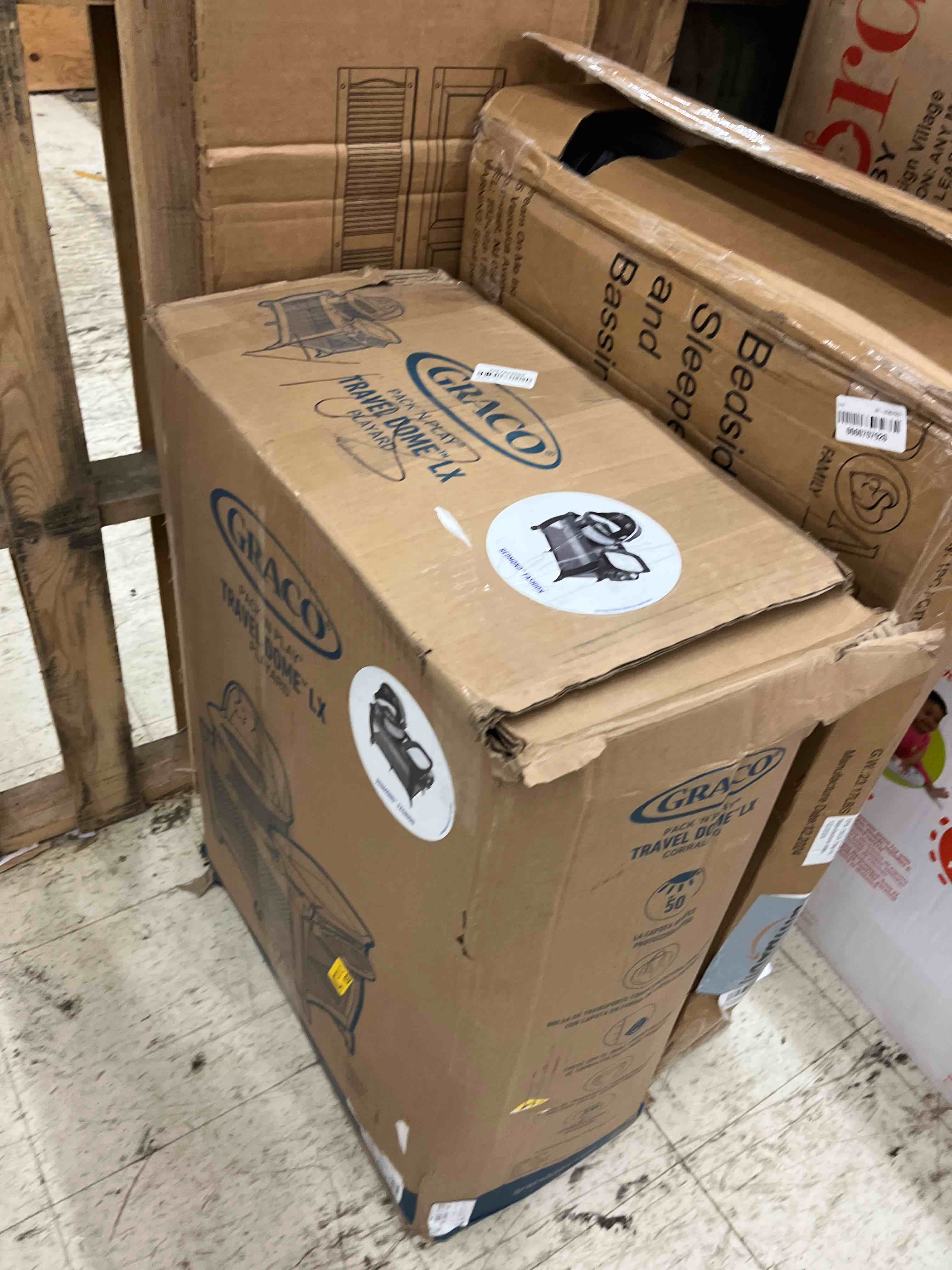https://s3.amazonaws.com/lotting-images-prod/phillipi/RED5599245_1748454509985.jpeg