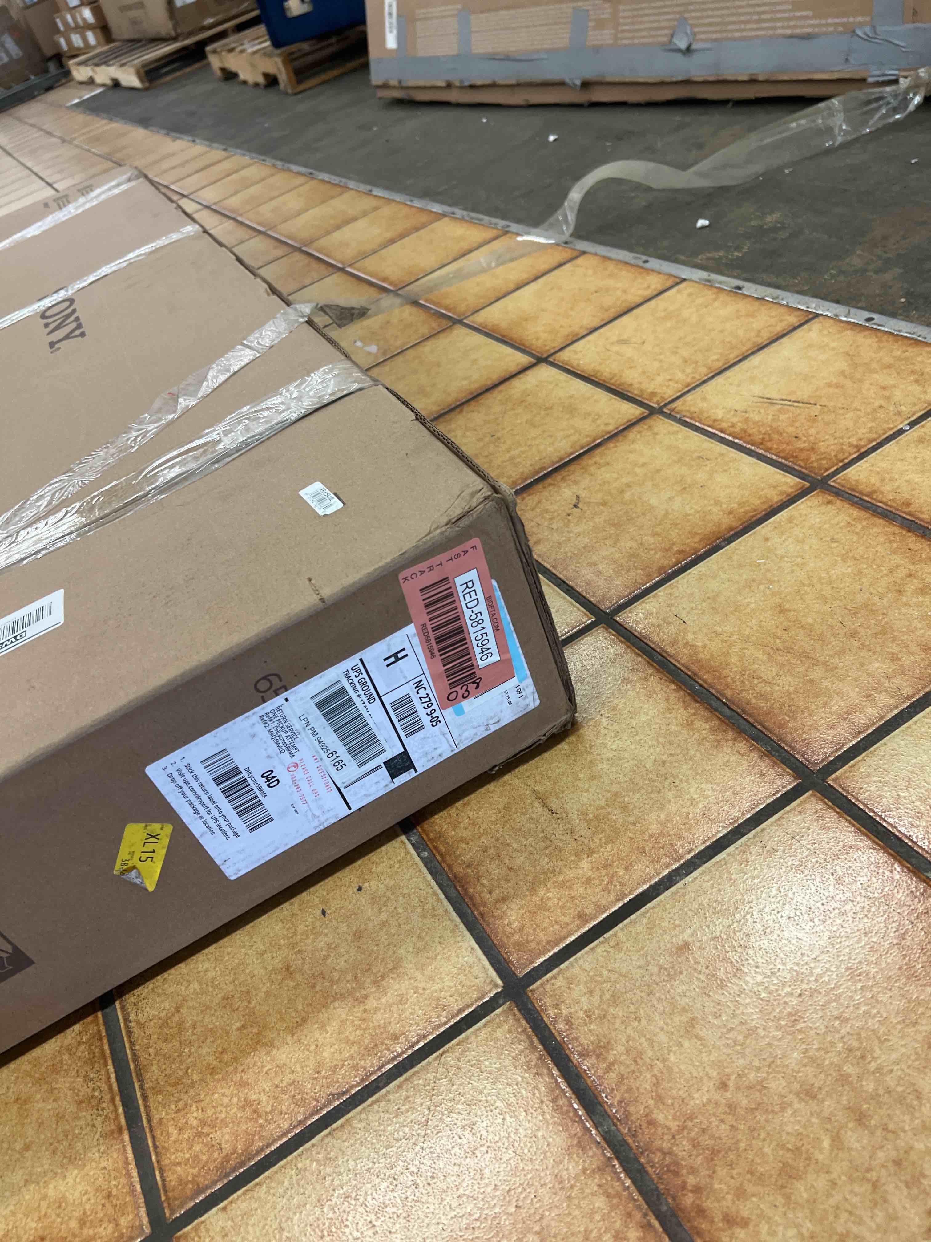 https://s3.amazonaws.com/lotting-images-prod/phillipi/RED5815946_1716736390355.jpeg