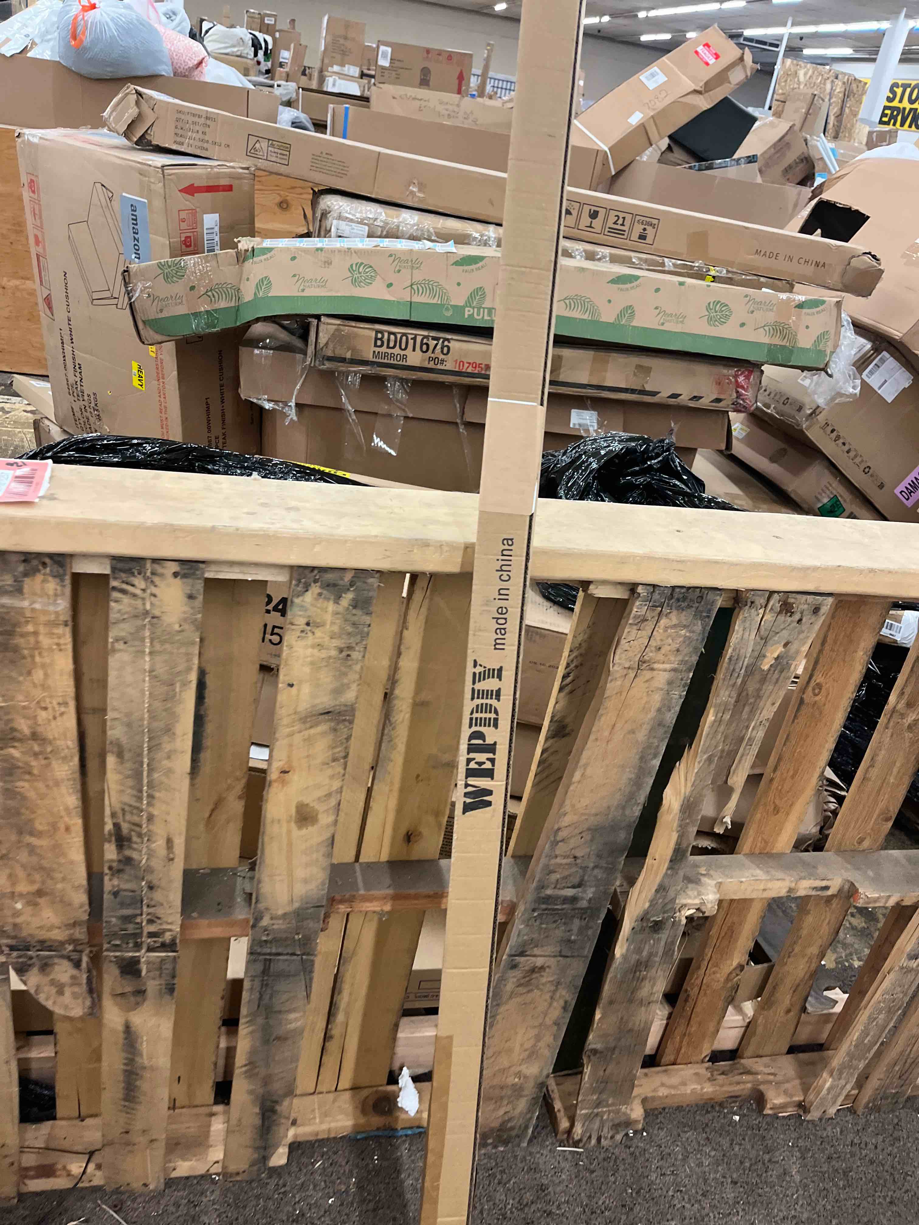 https://s3.amazonaws.com/lotting-images-prod/phillipi/RED5816267_1717634074851.jpeg
