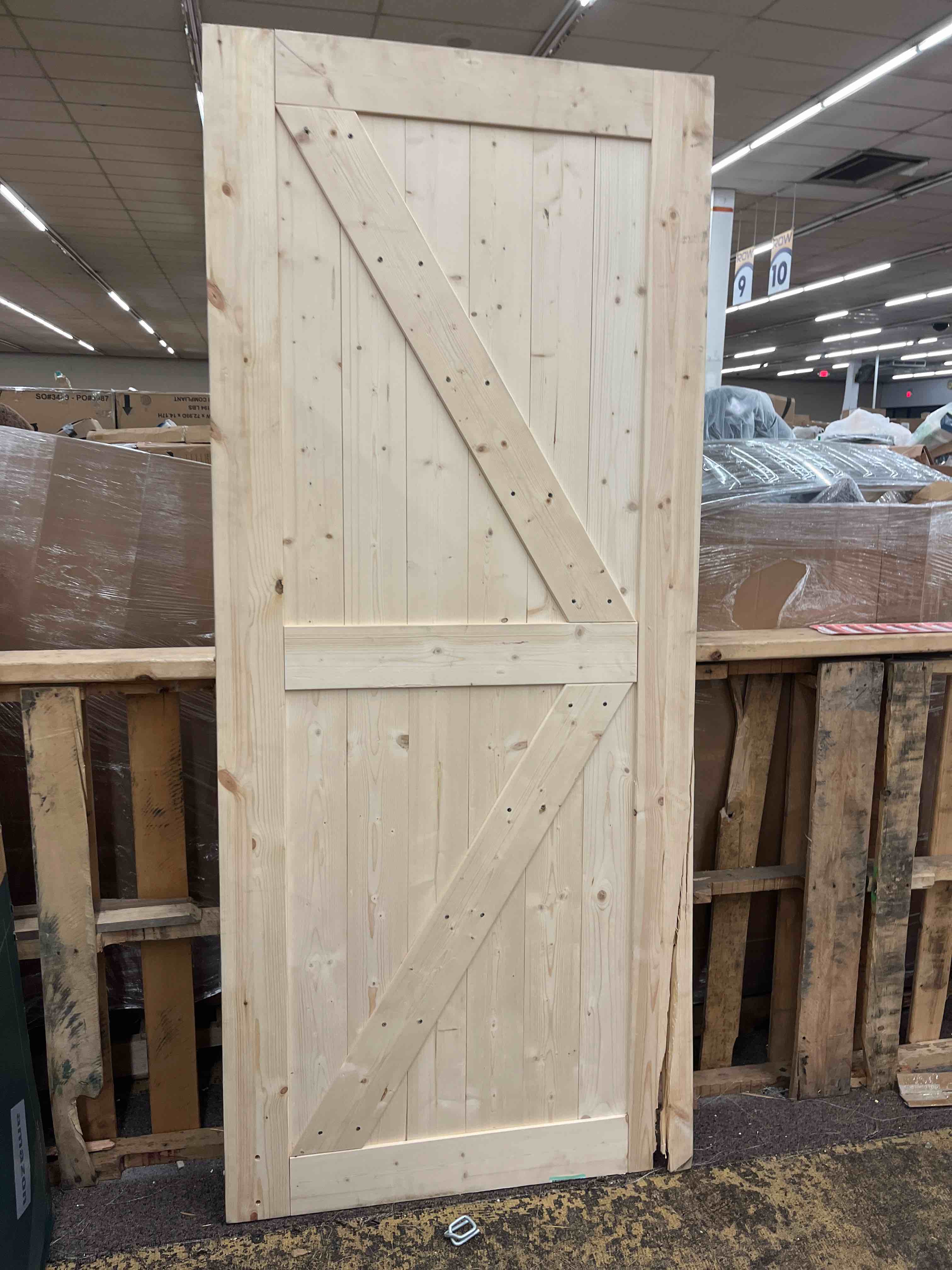 https://s3.amazonaws.com/lotting-images-prod/phillipi/RED5816285_1717629575843.jpeg