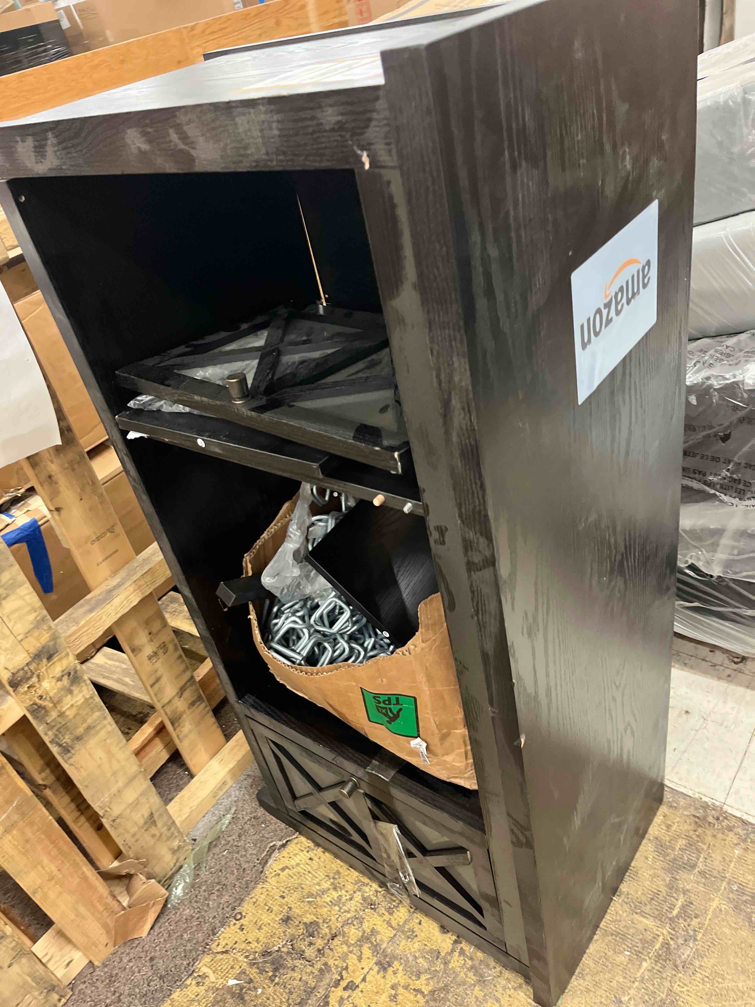 https://s3.amazonaws.com/lotting-images-prod/phillipi/RED5816290_1717630337470.jpeg