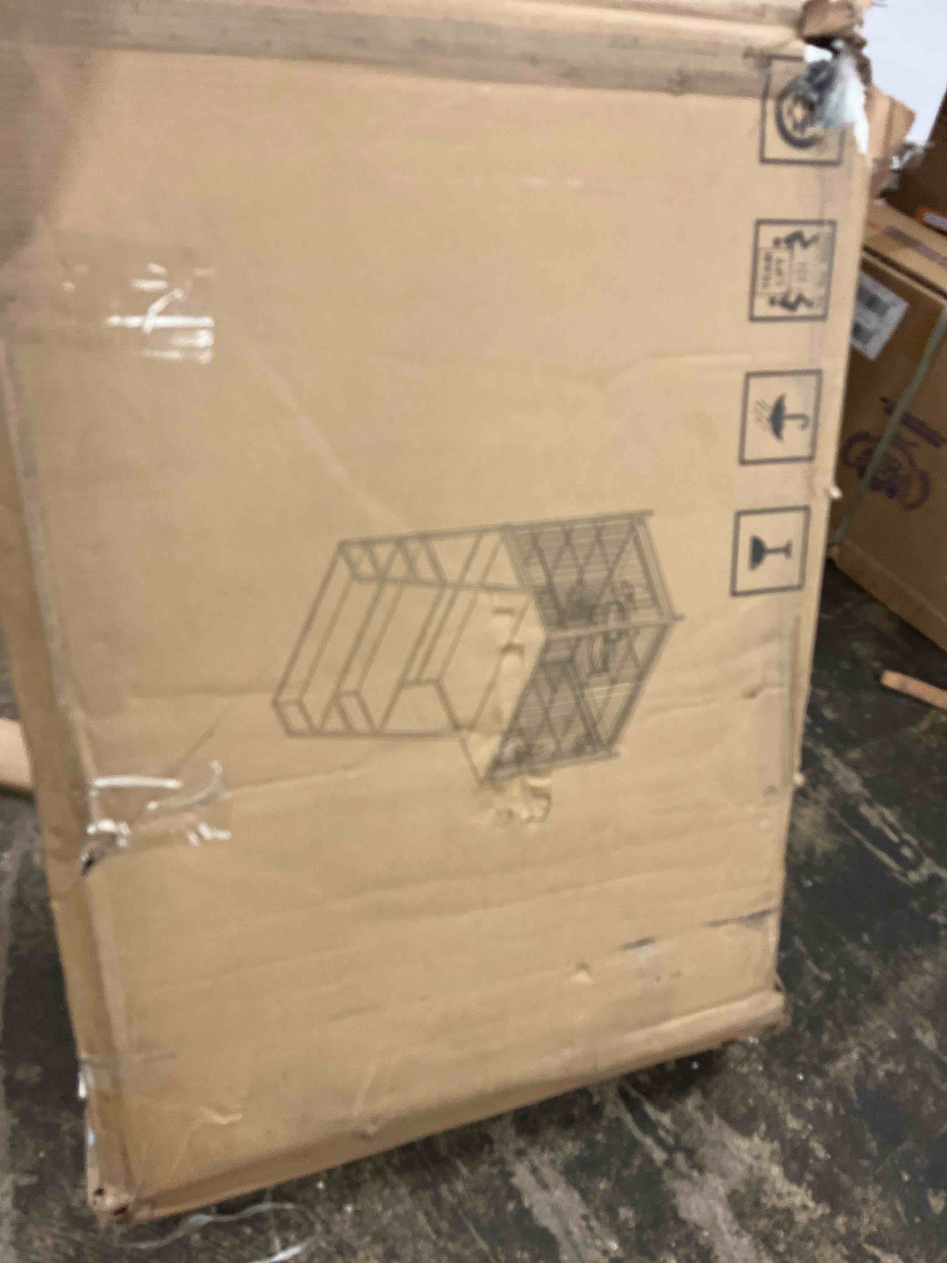 https://s3.amazonaws.com/lotting-images-prod/phillipi/RED5816453_1717777905623.jpeg
