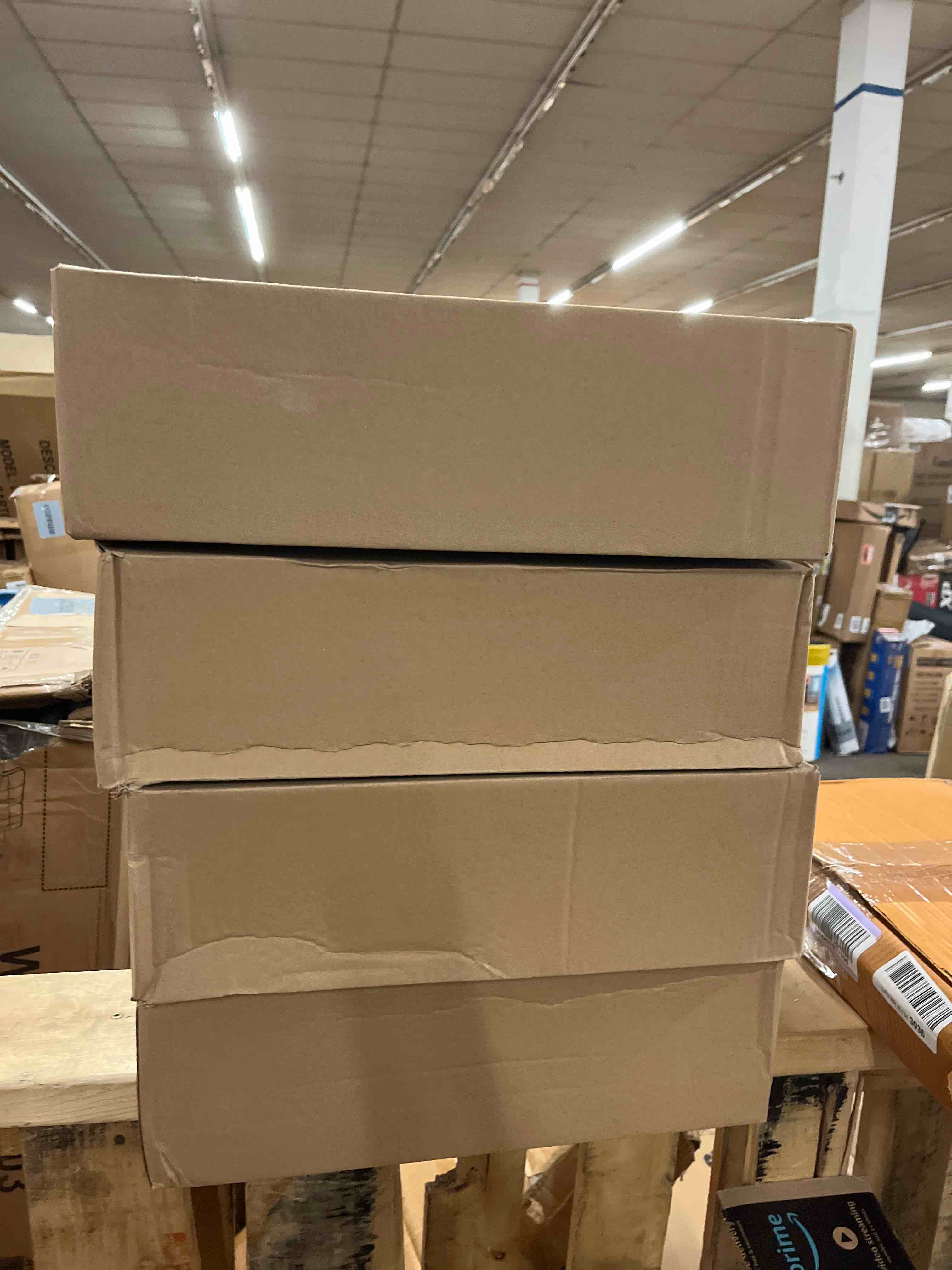 https://s3.amazonaws.com/lotting-images-prod/phillipi/RED5817617_1711696906170.jpeg