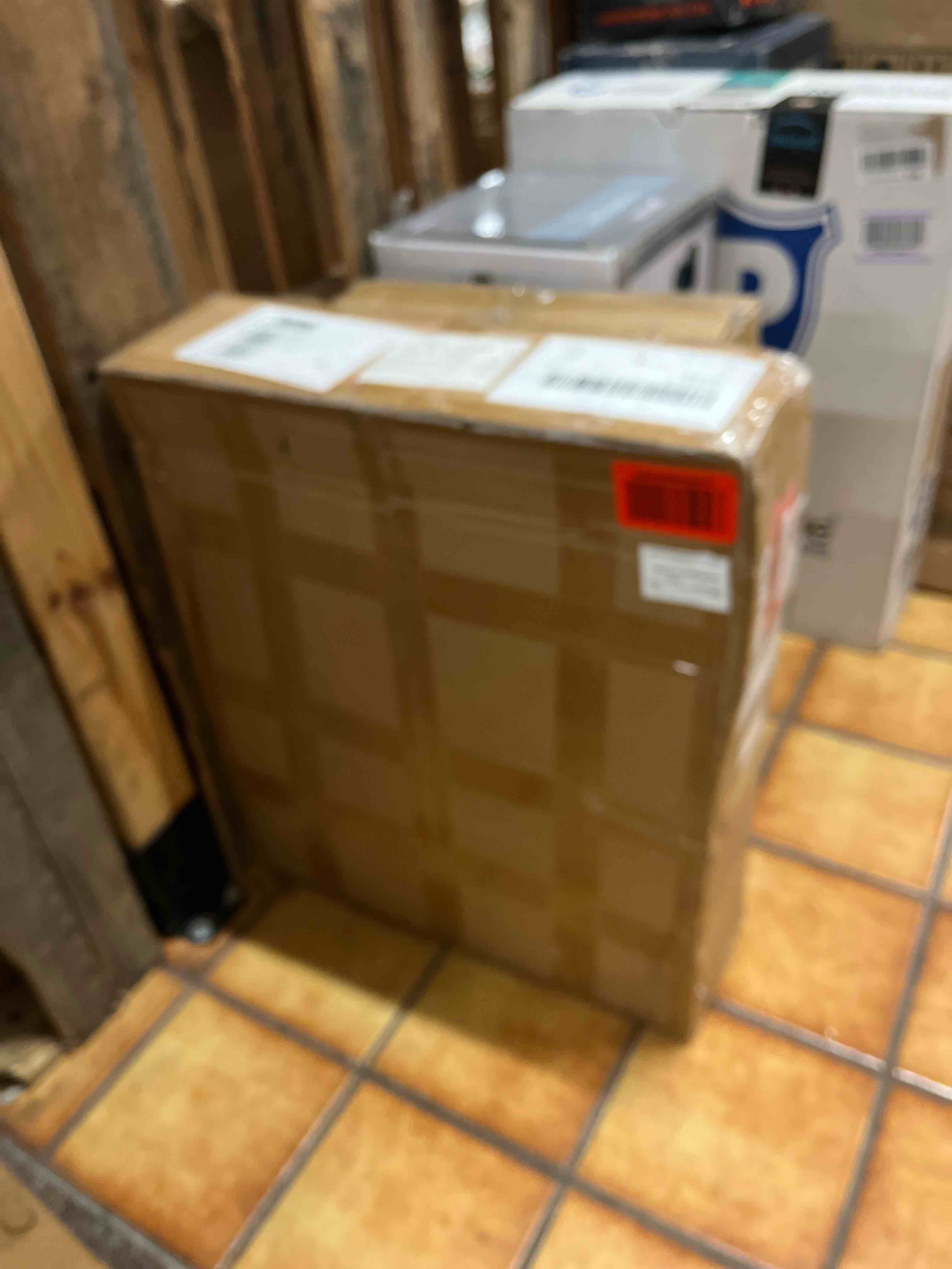 https://s3.amazonaws.com/lotting-images-prod/phillipi/RED5817728_1711698261463.jpeg