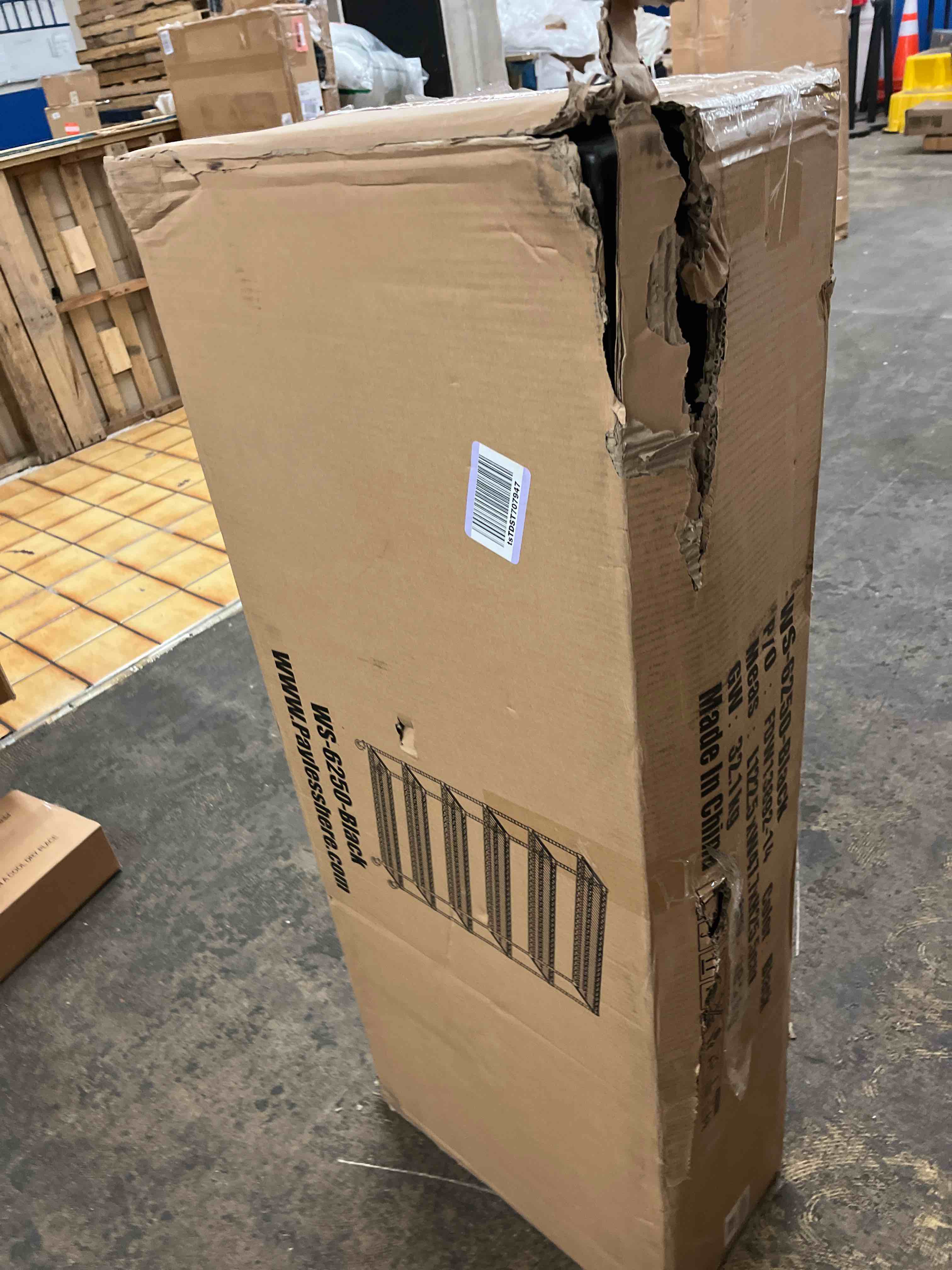 https://s3.amazonaws.com/lotting-images-prod/phillipi/RED5818001_1712121247037.jpeg
