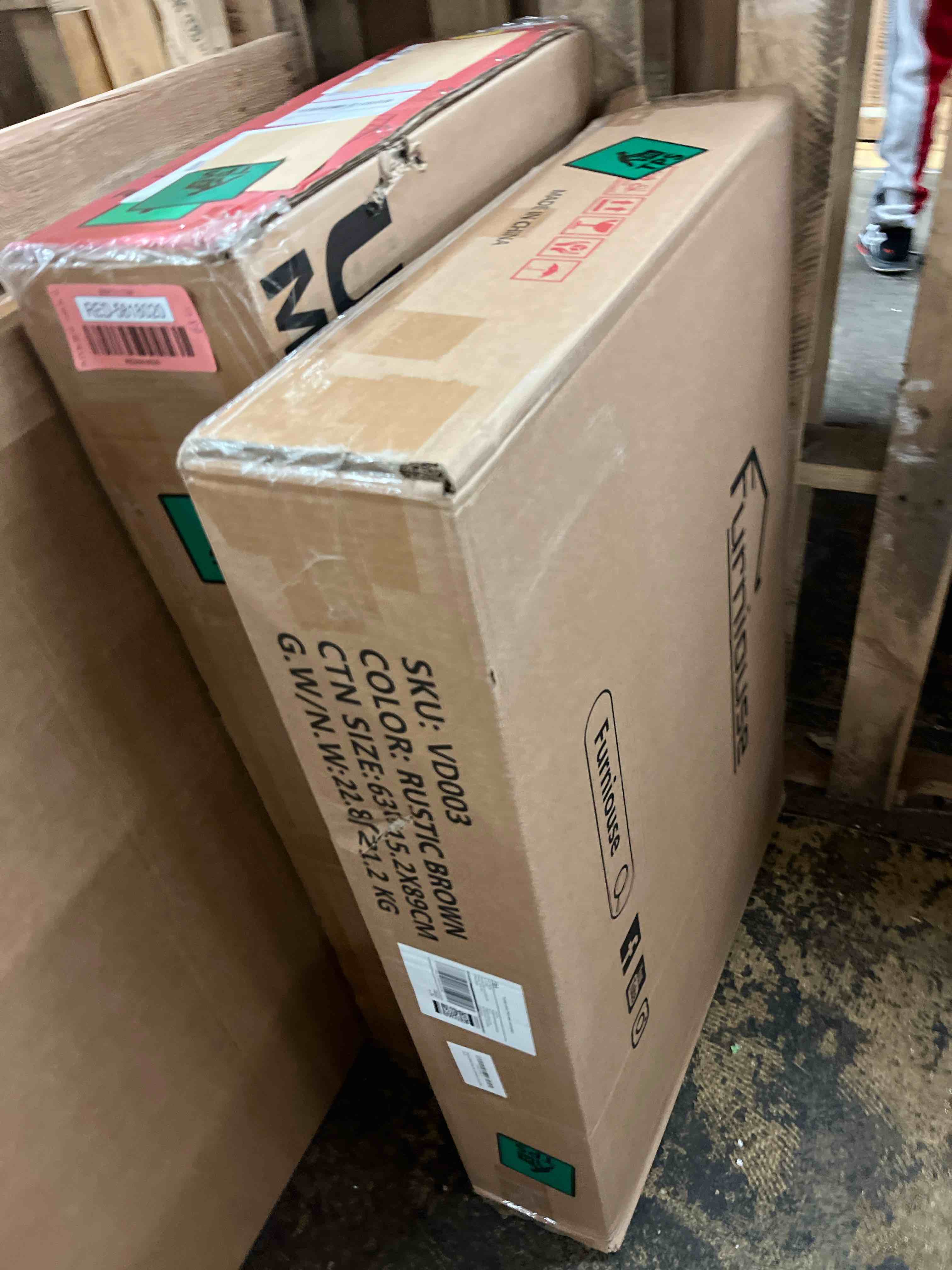 https://s3.amazonaws.com/lotting-images-prod/phillipi/RED5818021_1712117403067.jpeg