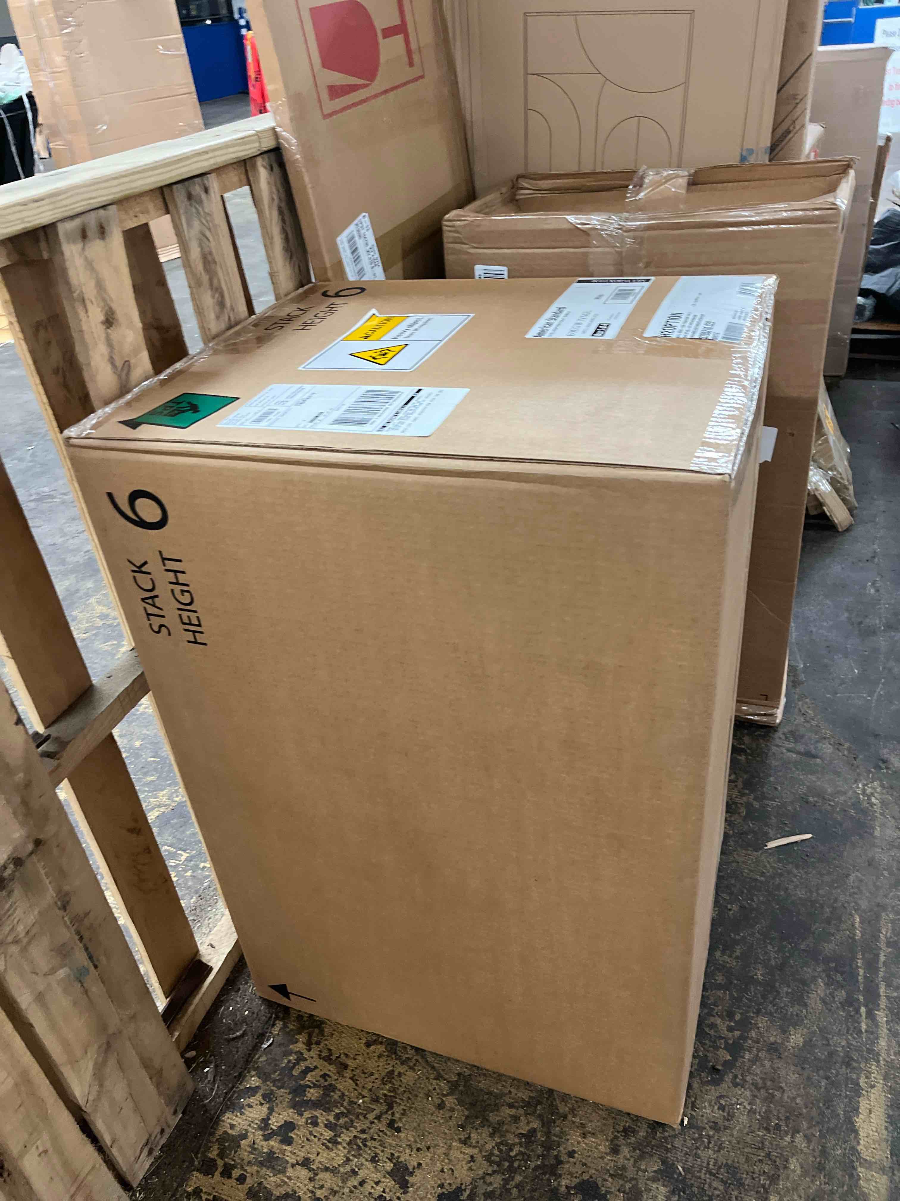 https://s3.amazonaws.com/lotting-images-prod/phillipi/RED5818025_1712120087813.jpeg
