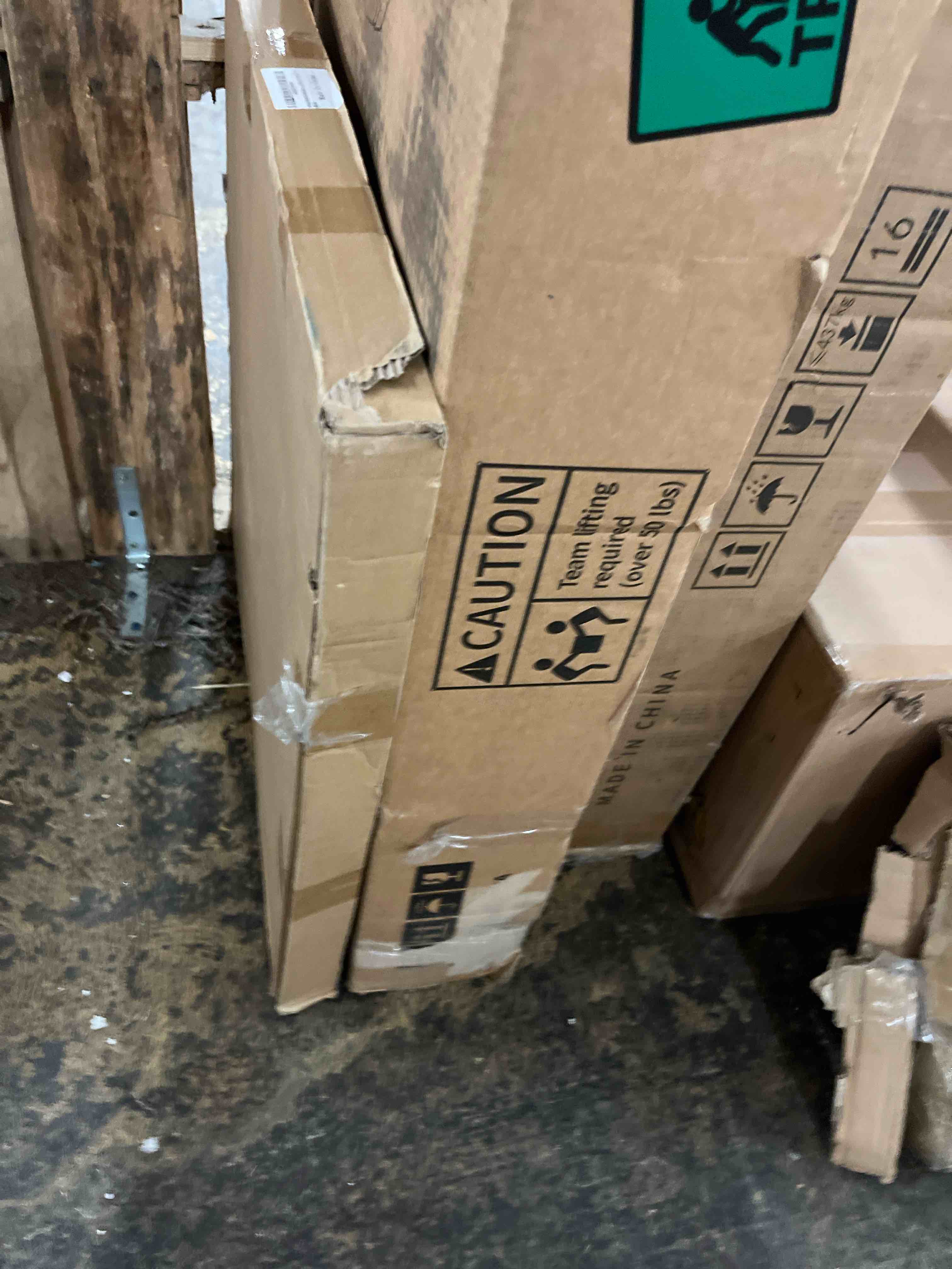 https://s3.amazonaws.com/lotting-images-prod/phillipi/RED5818036_1712118284697.jpeg