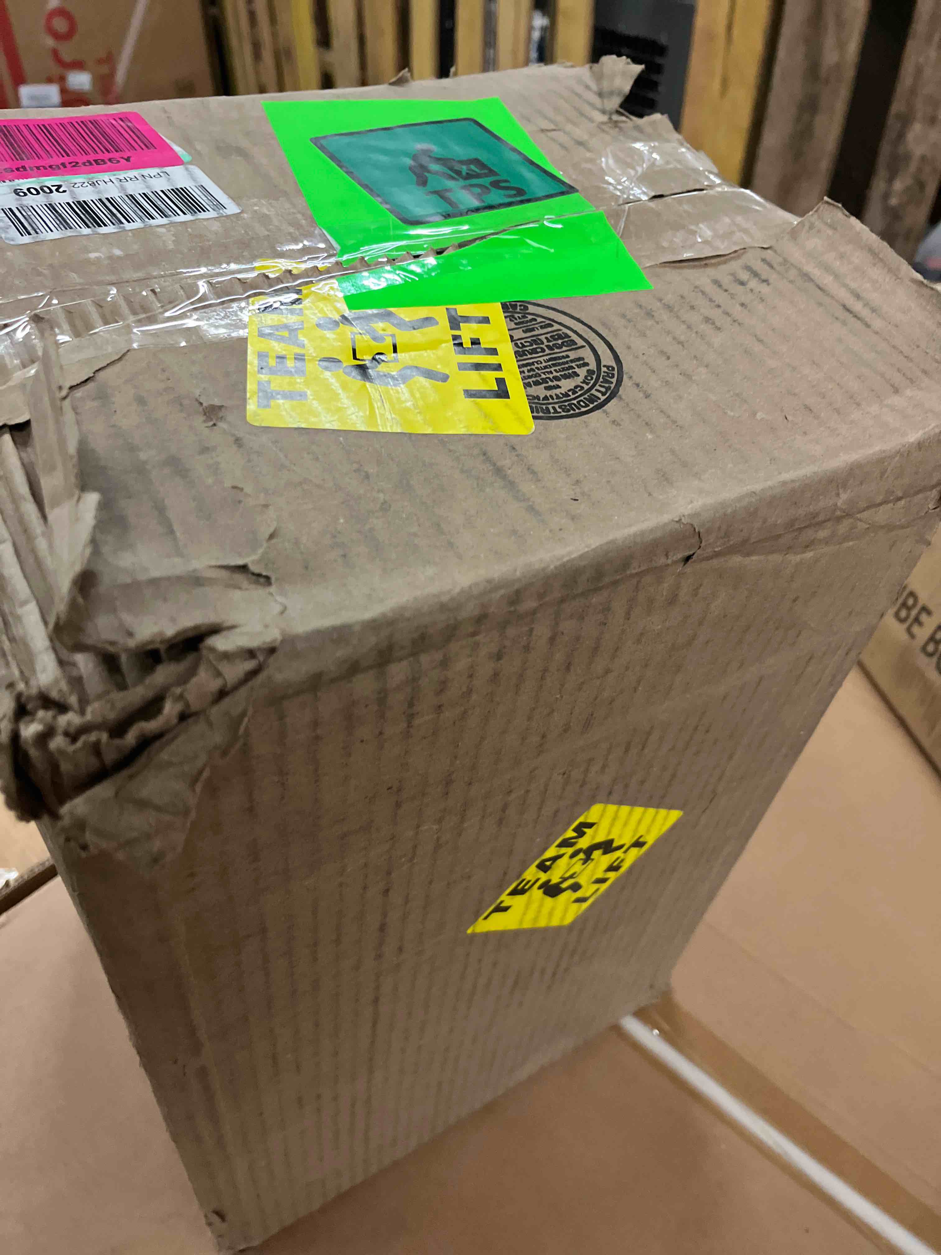 https://s3.amazonaws.com/lotting-images-prod/phillipi/RED5818118_1712207495719.jpeg