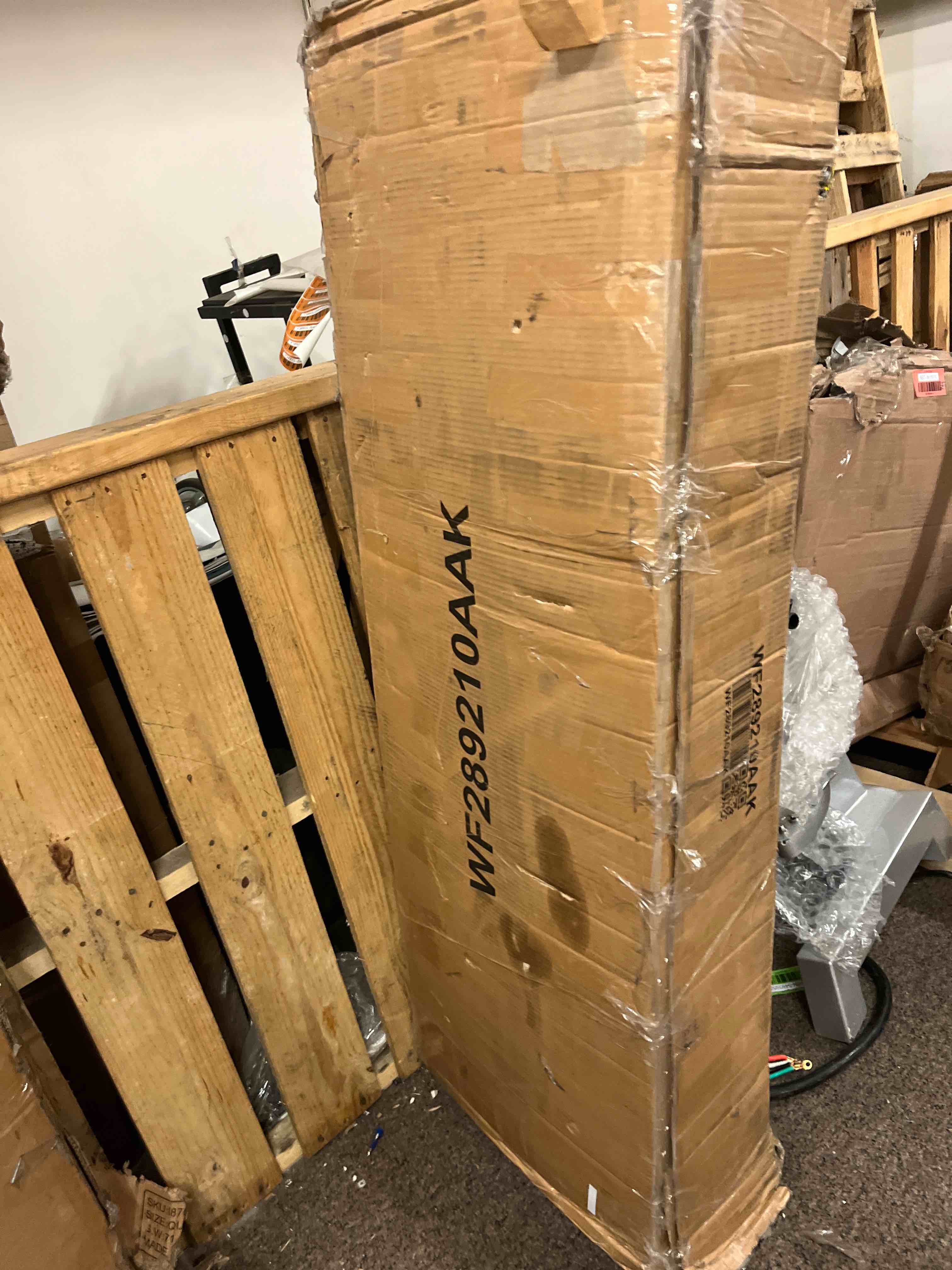 https://s3.amazonaws.com/lotting-images-prod/phillipi/RED5819016_1708129112645.jpeg