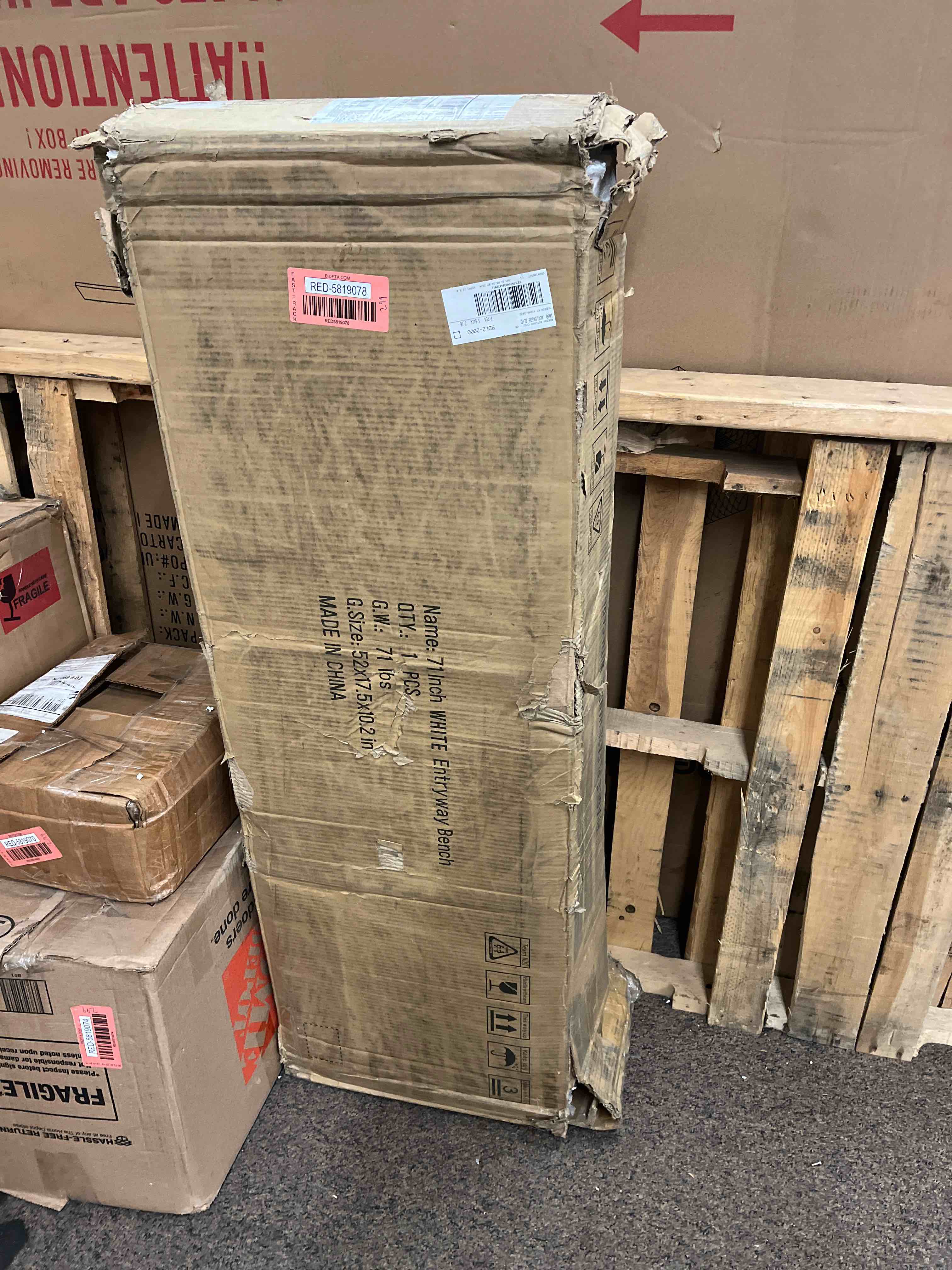 https://s3.amazonaws.com/lotting-images-prod/phillipi/RED5819078_1707799174224.jpeg