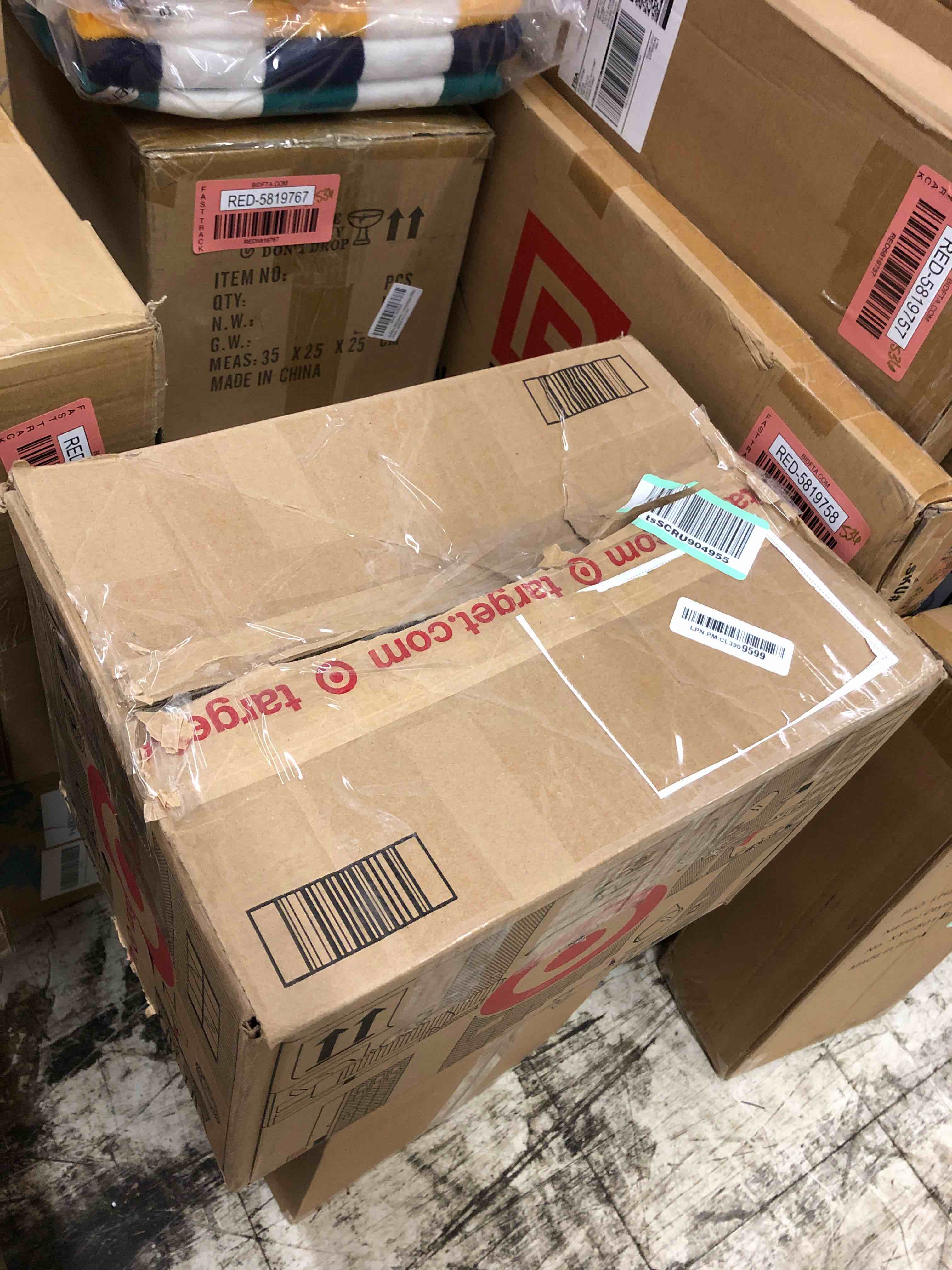 https://s3.amazonaws.com/lotting-images-prod/phillipi/RED5819776_1710453186602.jpeg