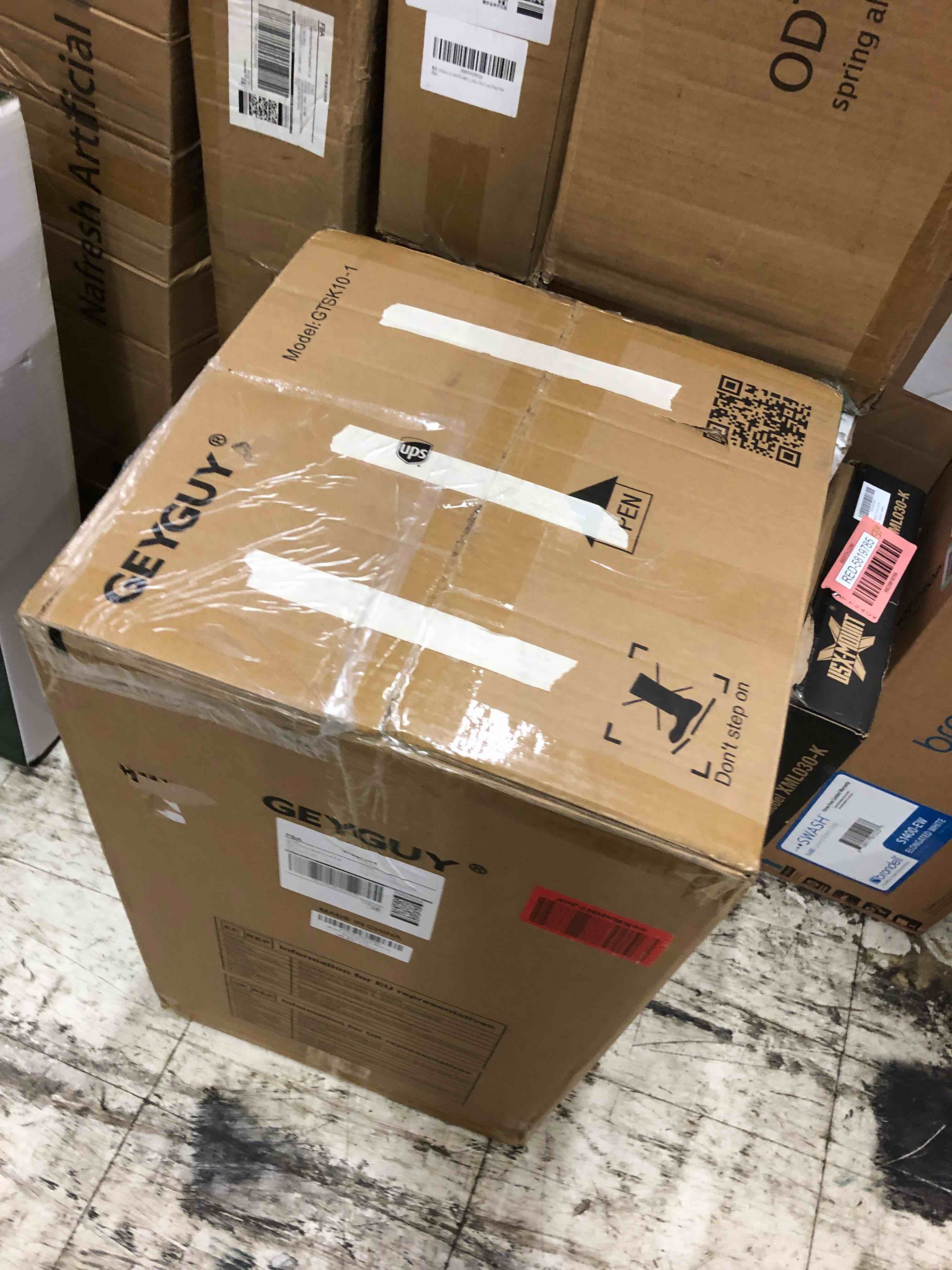https://s3.amazonaws.com/lotting-images-prod/phillipi/RED5819798_1710454962300.jpeg