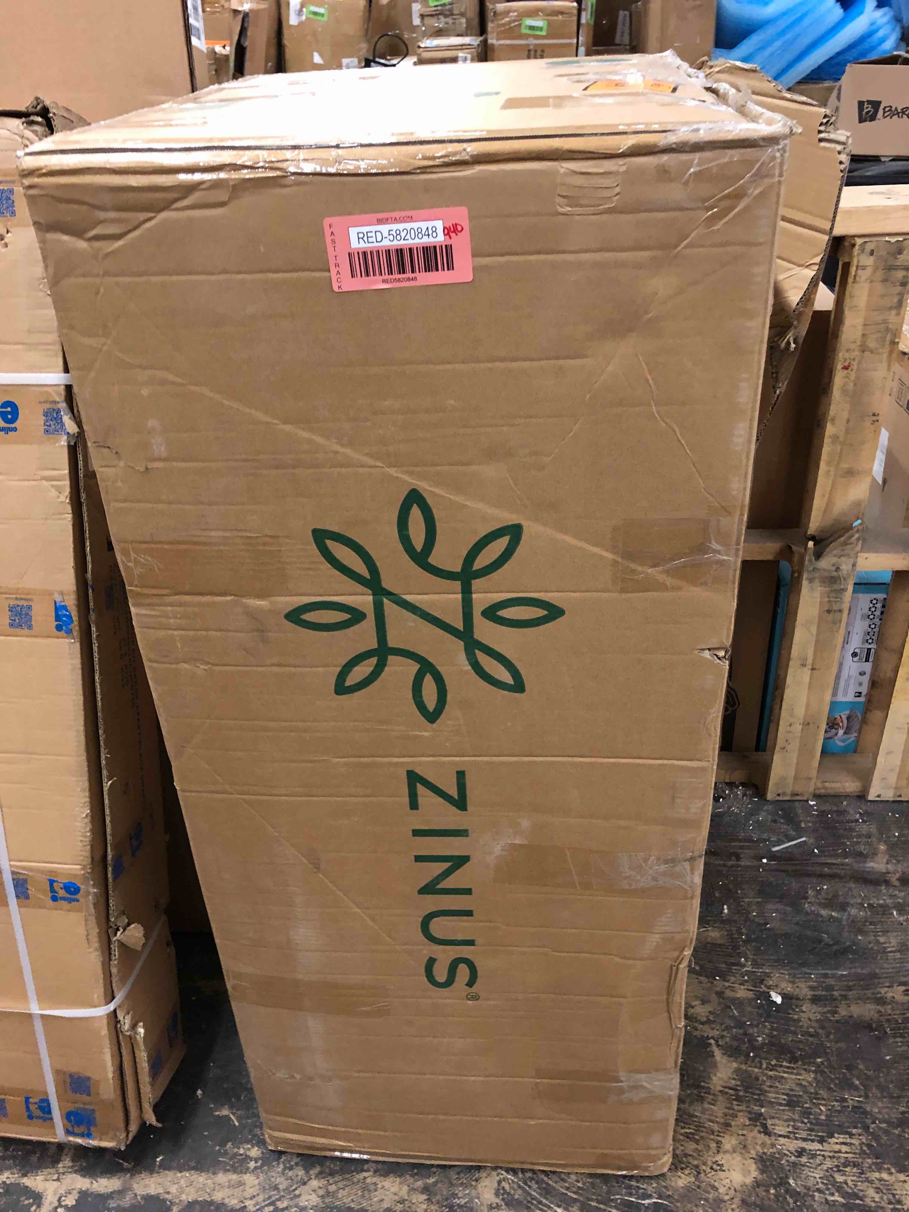https://s3.amazonaws.com/lotting-images-prod/phillipi/RED5820848_1715361374059.jpeg