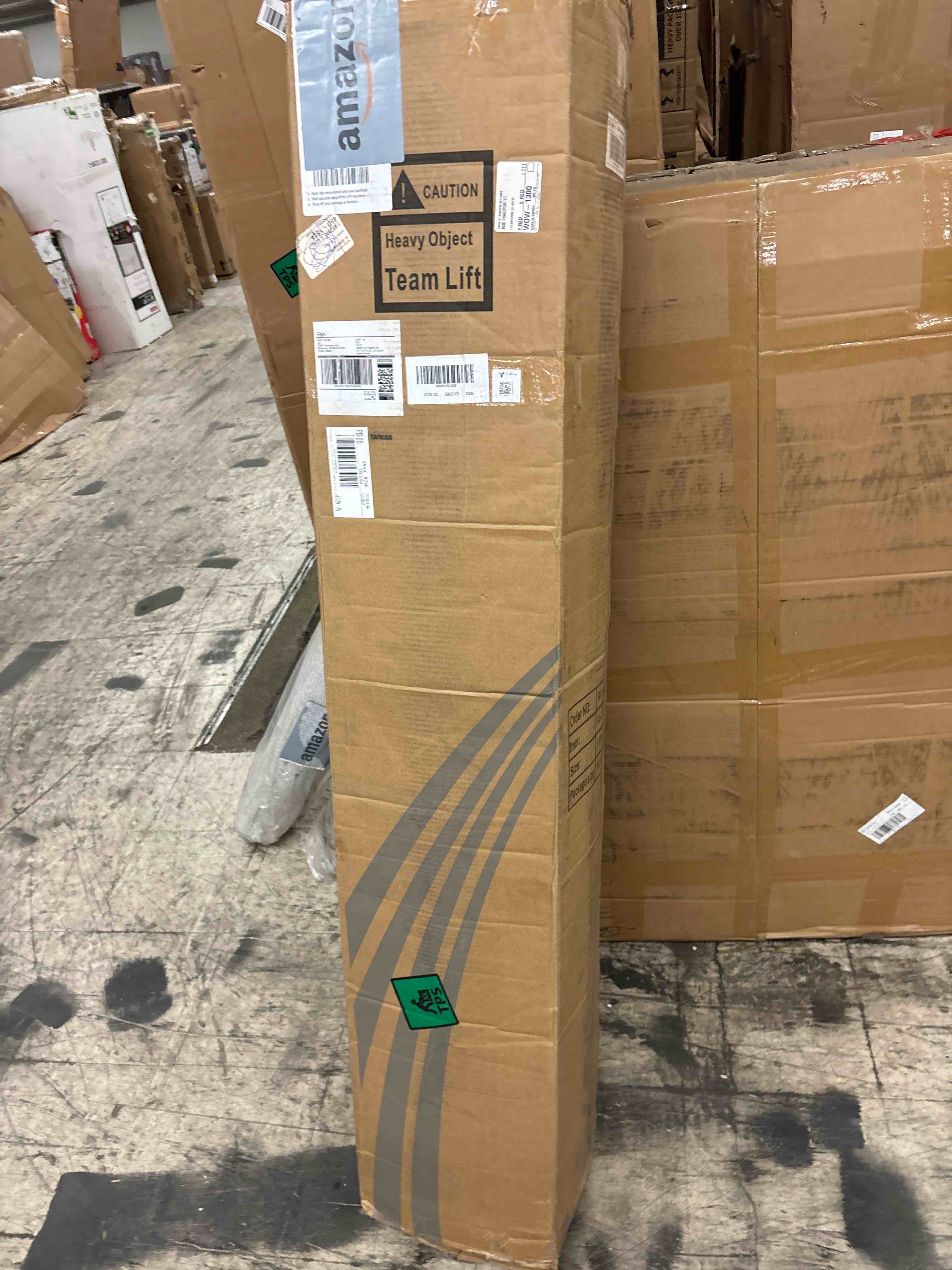 https://s3.amazonaws.com/lotting-images-prod/phillipi/RED5822274_1707452960176.jpeg