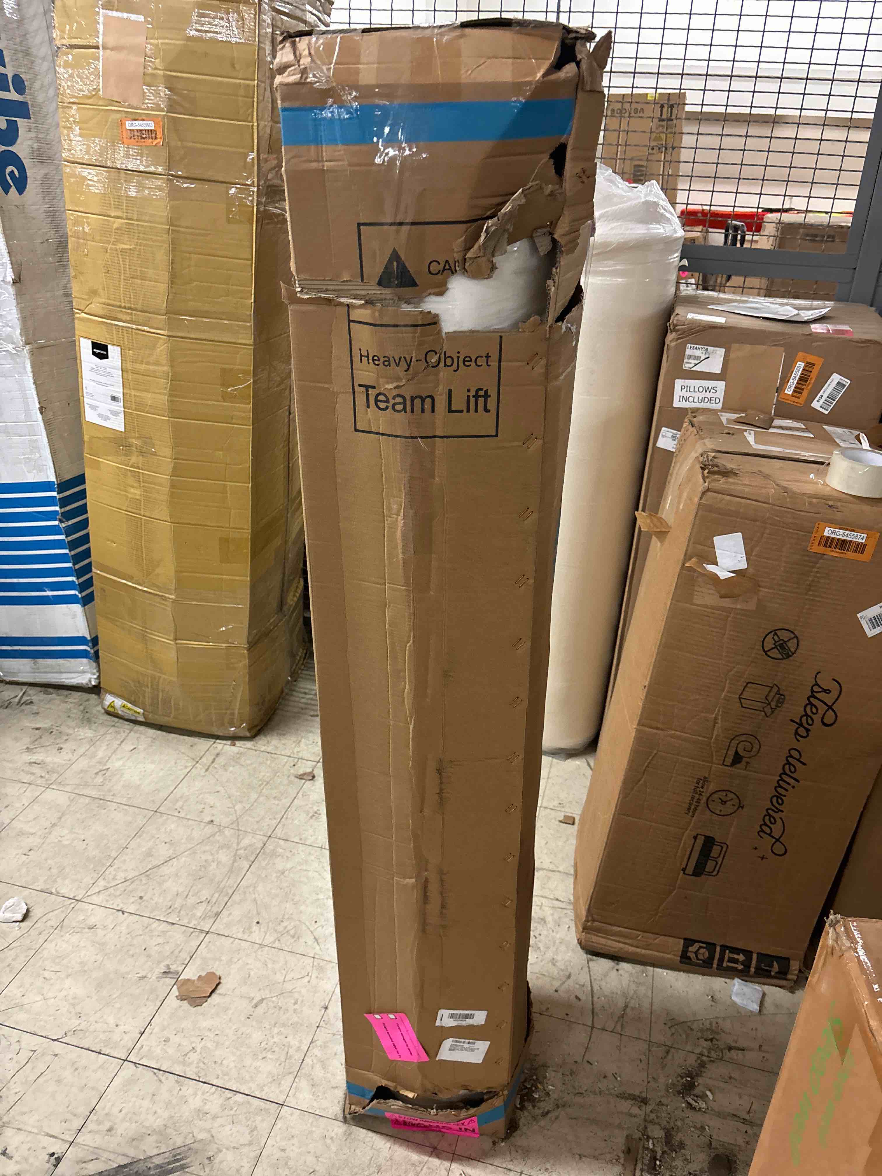 https://s3.amazonaws.com/lotting-images-prod/phillipi/RED5822280_1707451886010.jpeg
