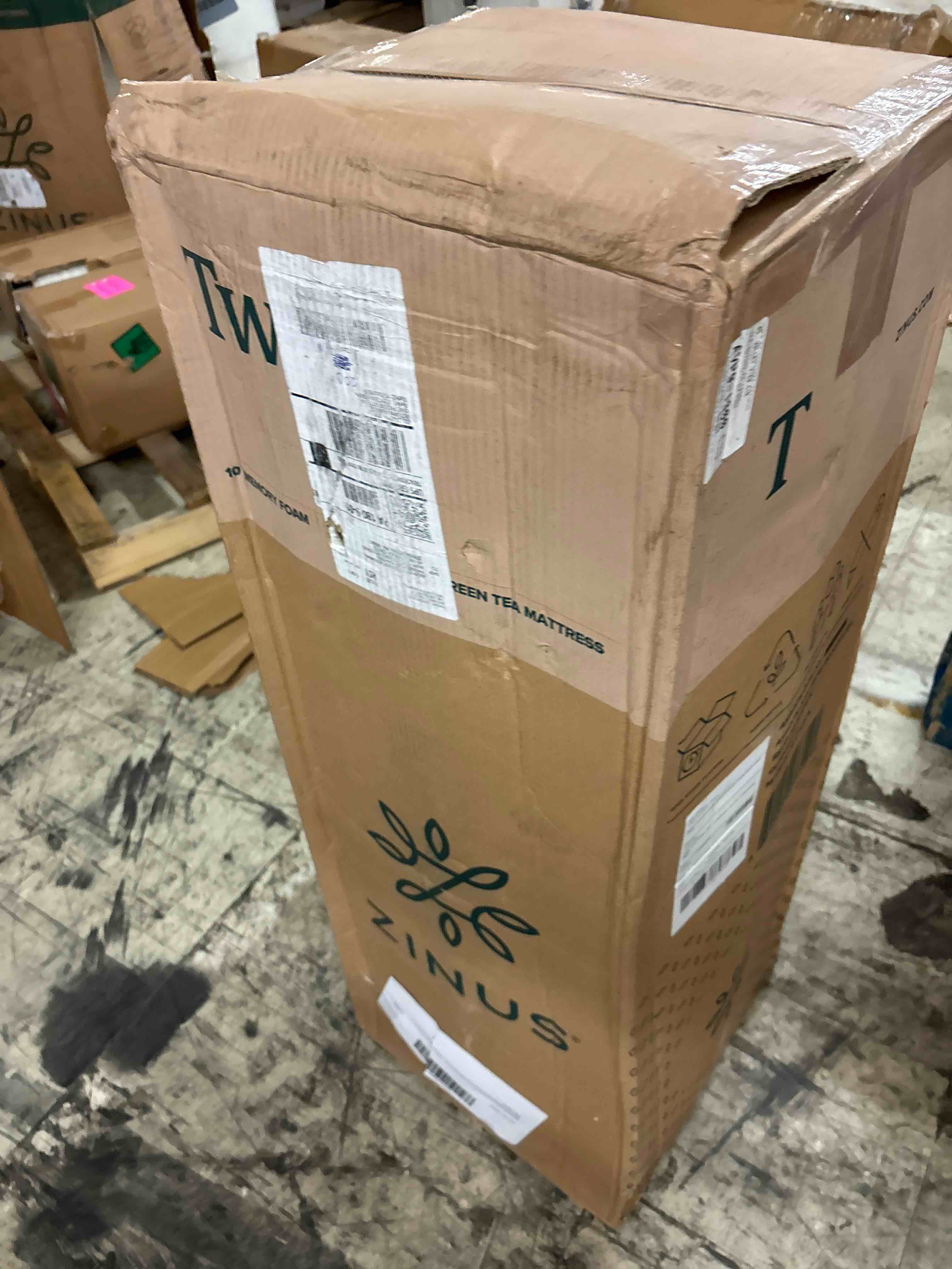 https://s3.amazonaws.com/lotting-images-prod/phillipi/RED5822283_1707451309771.jpeg