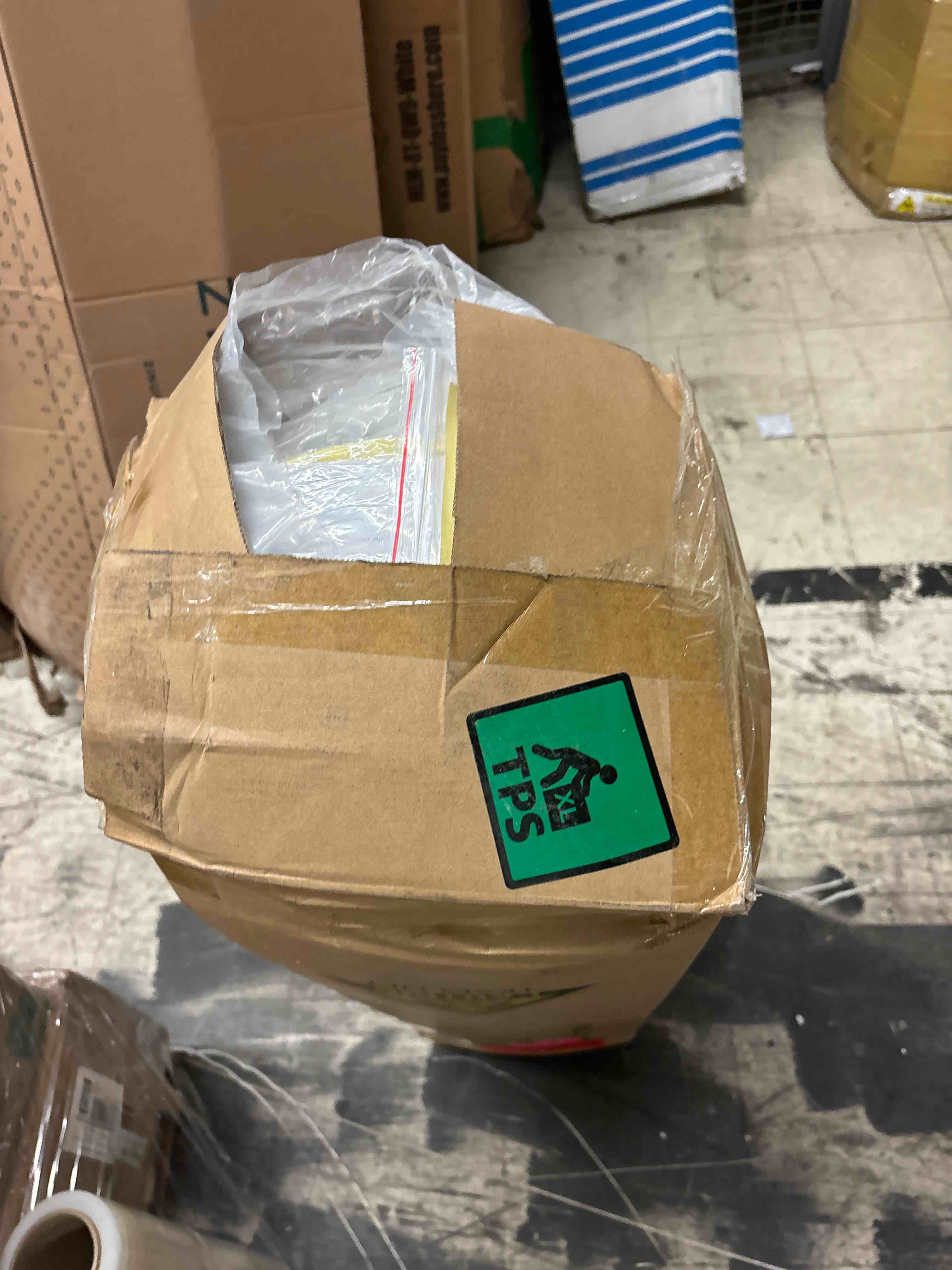 https://s3.amazonaws.com/lotting-images-prod/phillipi/RED5822284_1707450987026.jpeg