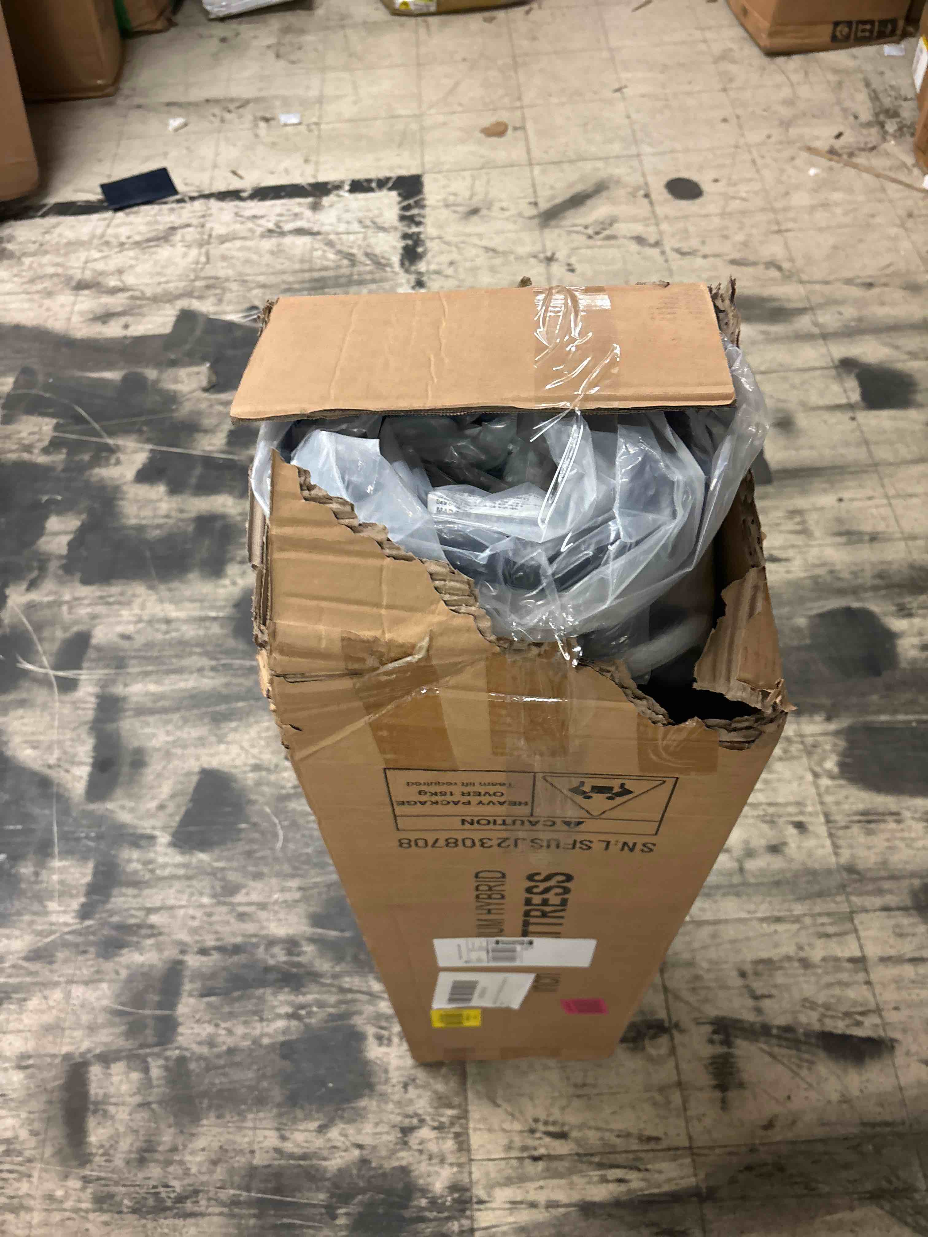 https://s3.amazonaws.com/lotting-images-prod/phillipi/RED5822285_1707450624926.jpeg