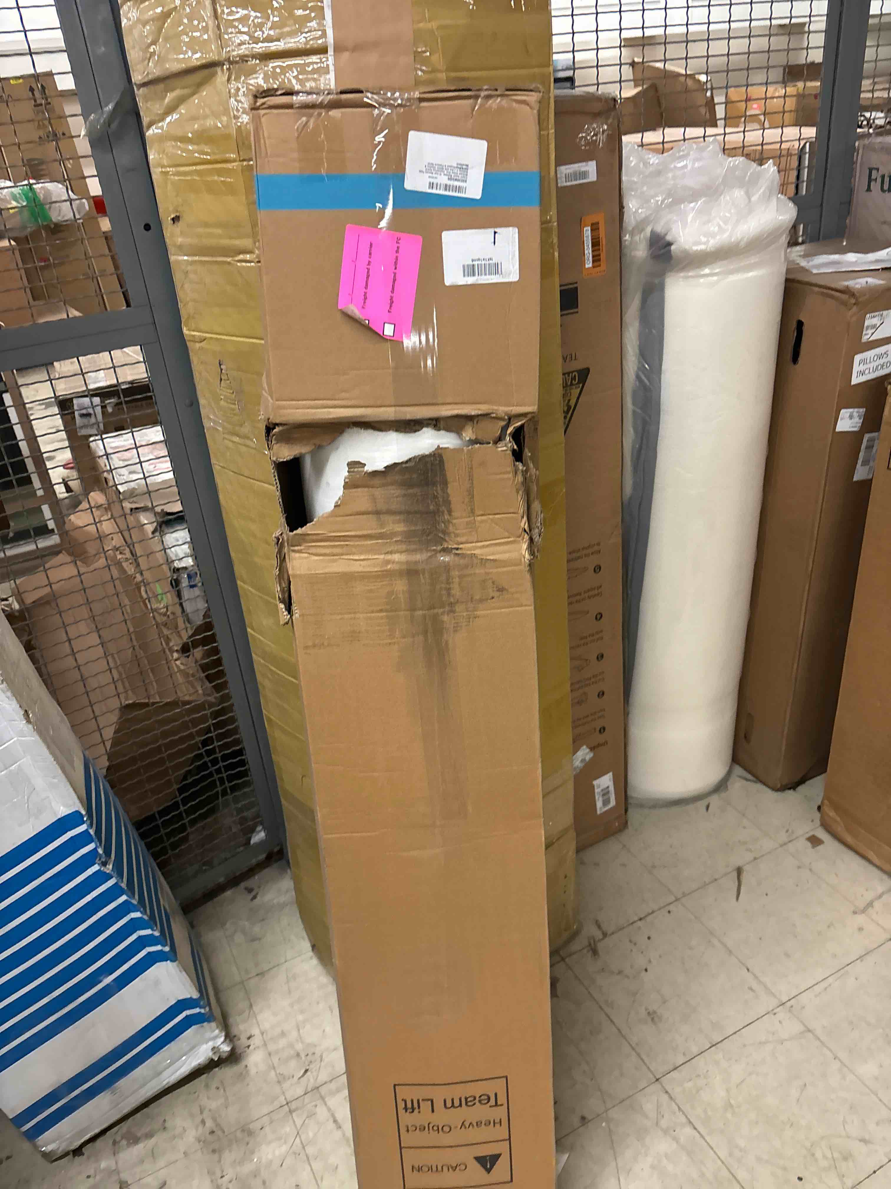 https://s3.amazonaws.com/lotting-images-prod/phillipi/RED5822289_1707450091597.jpeg