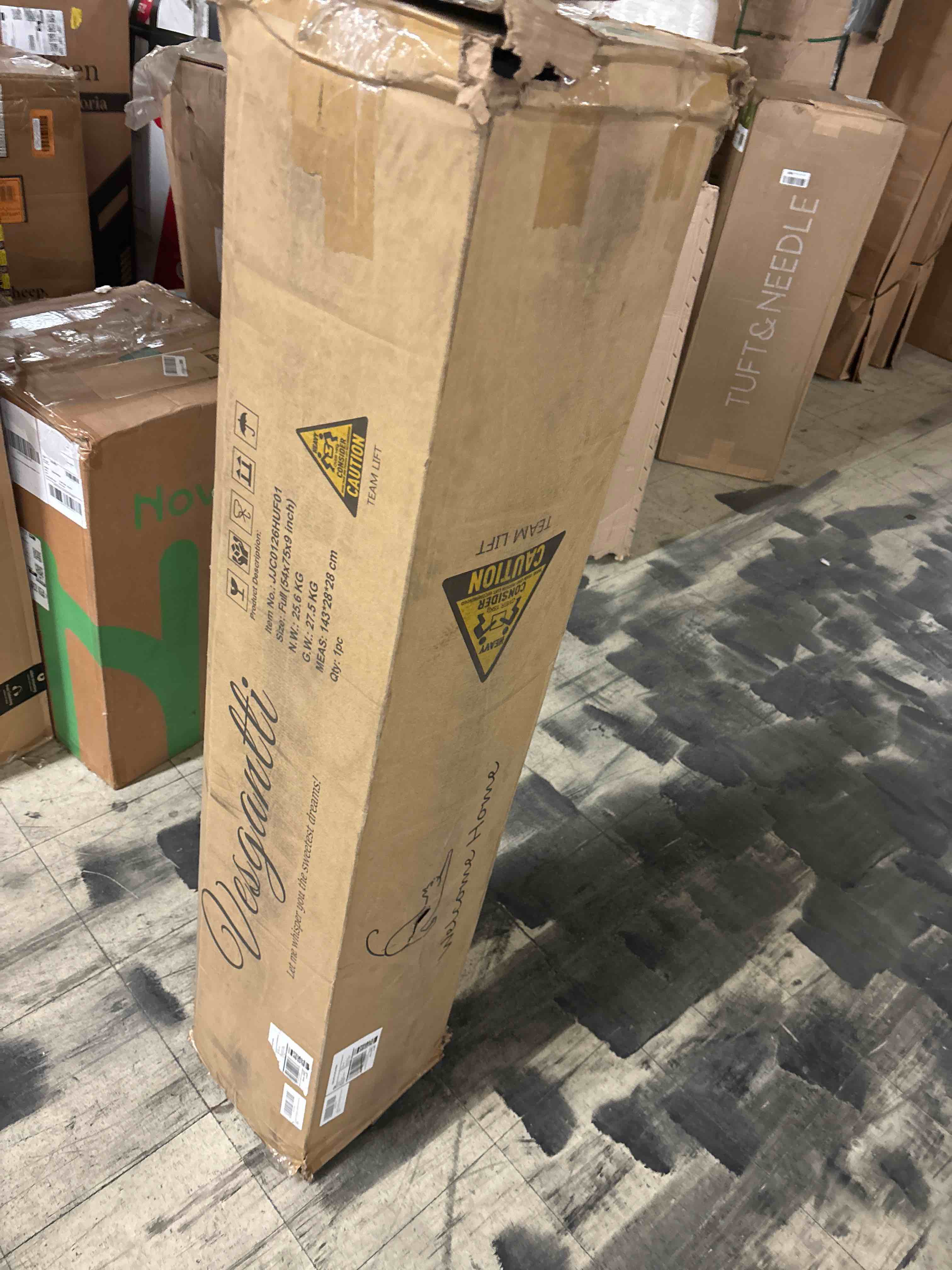 https://s3.amazonaws.com/lotting-images-prod/phillipi/RED5822293_1707448677837.jpeg