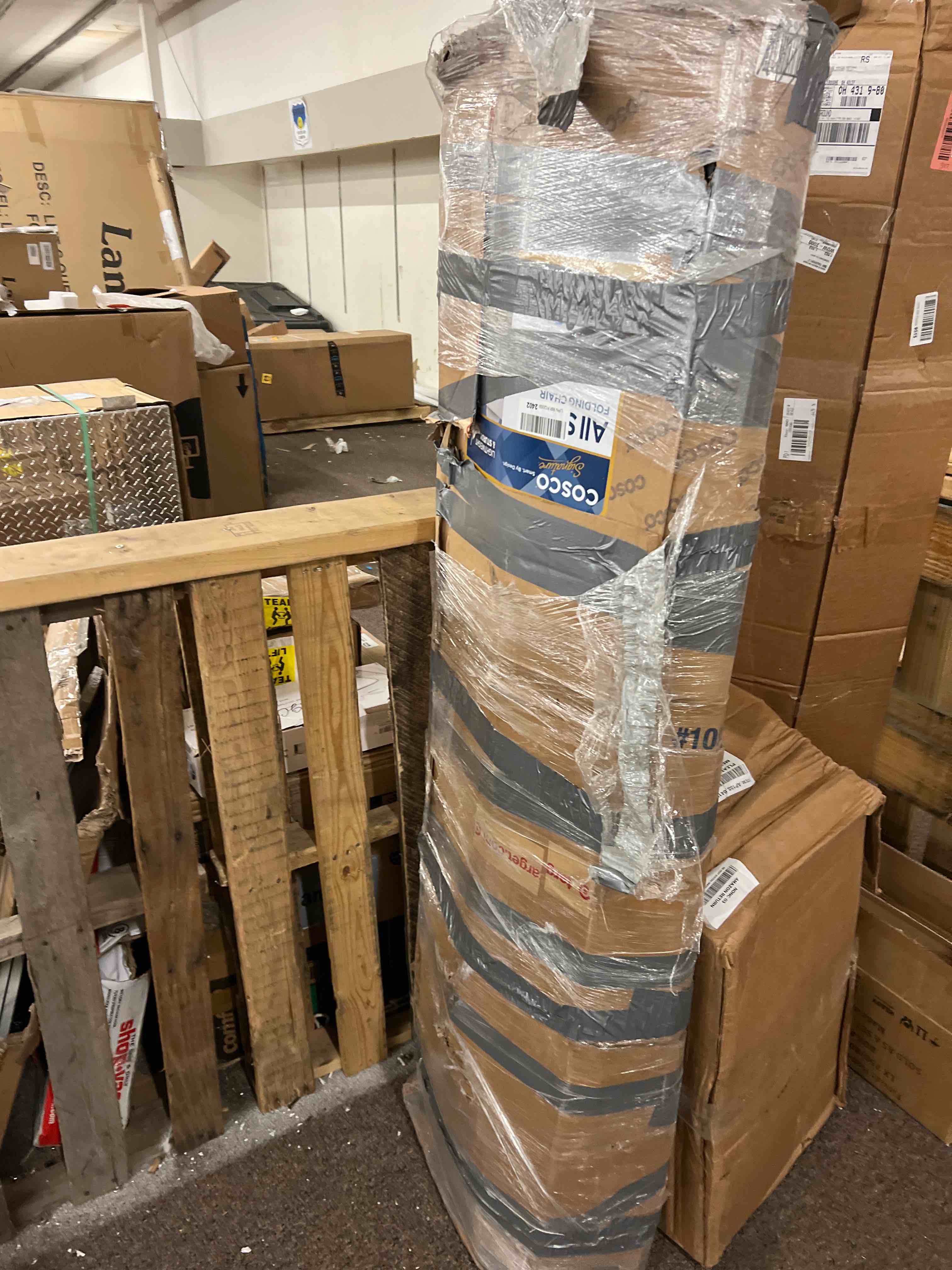 https://s3.amazonaws.com/lotting-images-prod/phillipi/RED5822713_1708574522747.jpeg
