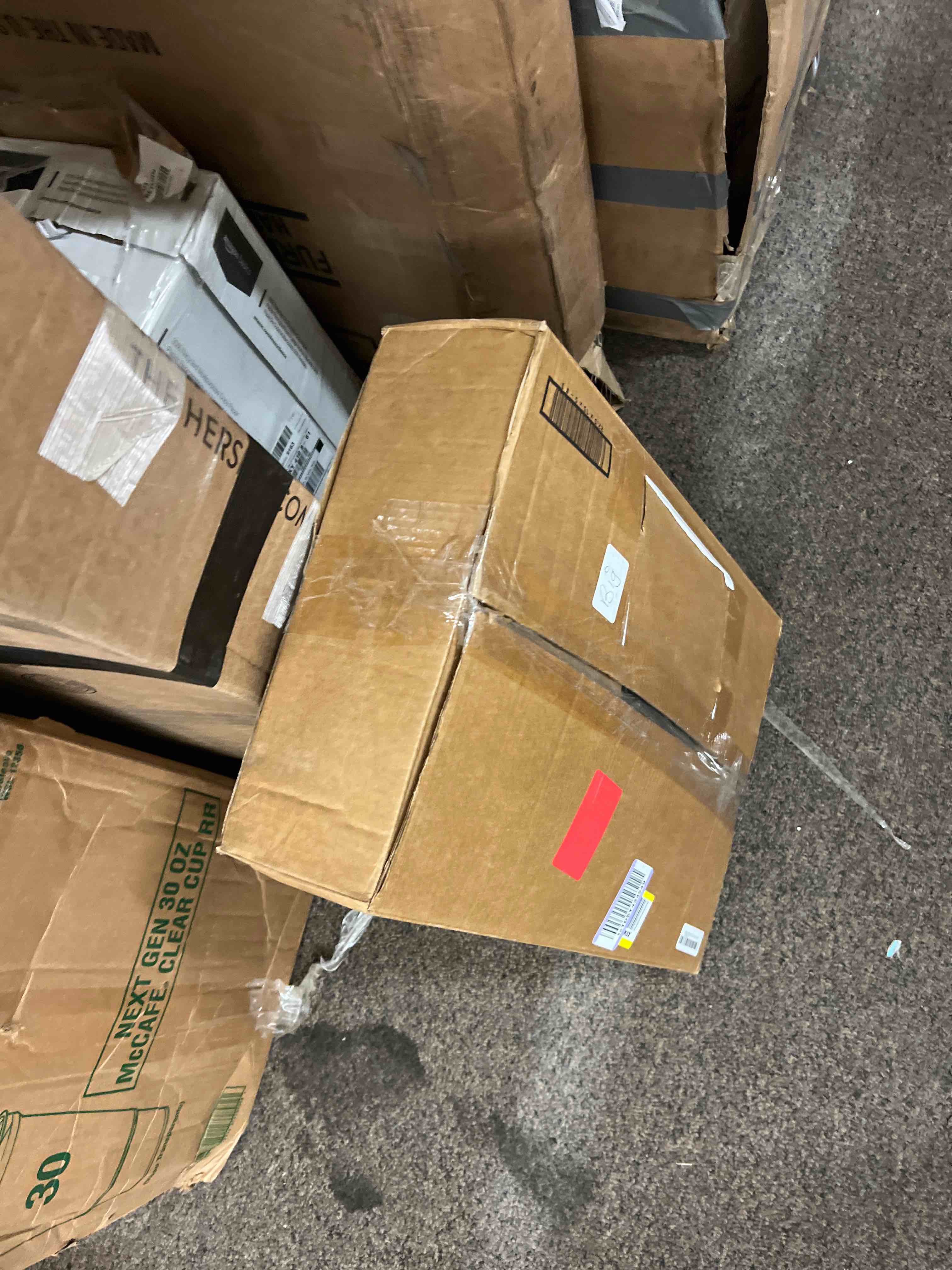 https://s3.amazonaws.com/lotting-images-prod/phillipi/RED5822723_1708630127243.jpeg