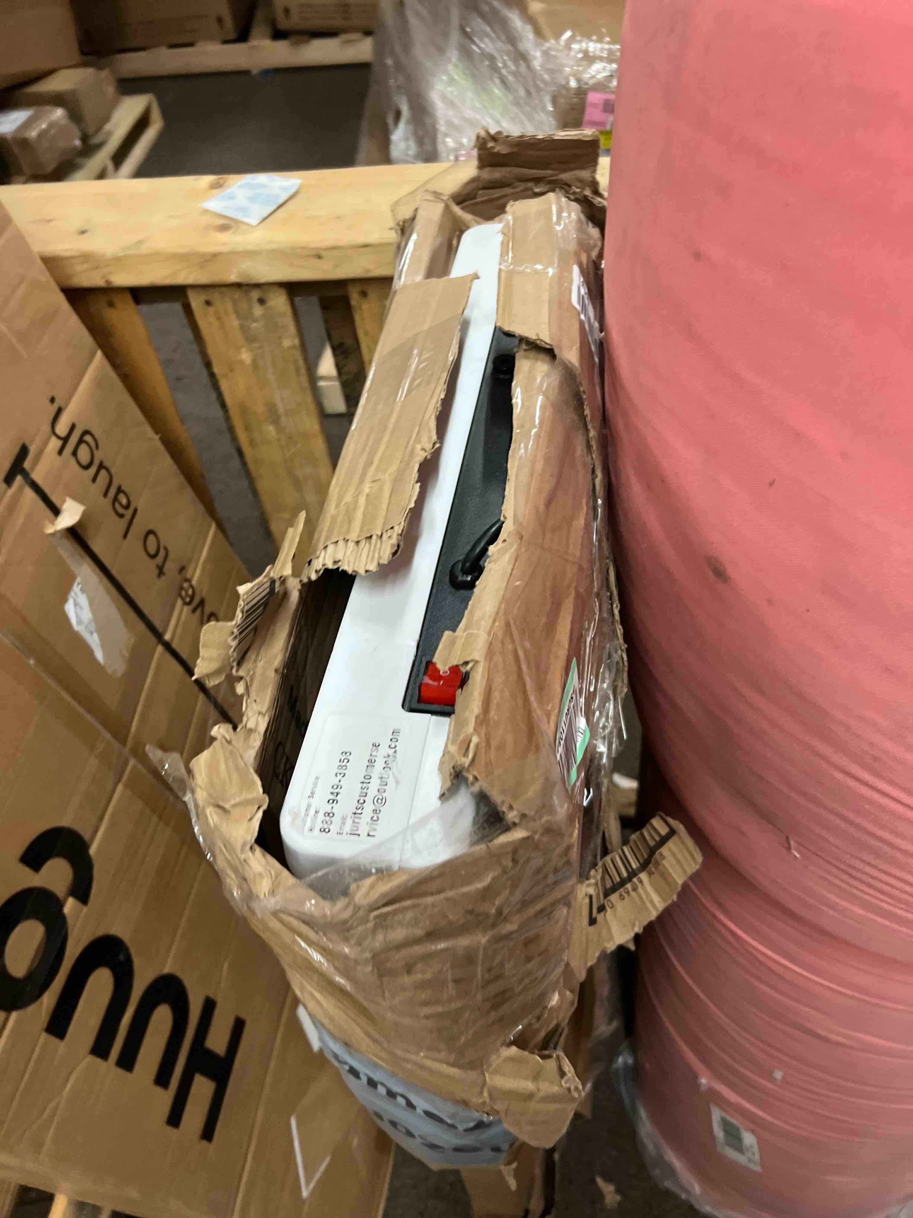 https://s3.amazonaws.com/lotting-images-prod/phillipi/RED5822734_1708726919097.jpeg