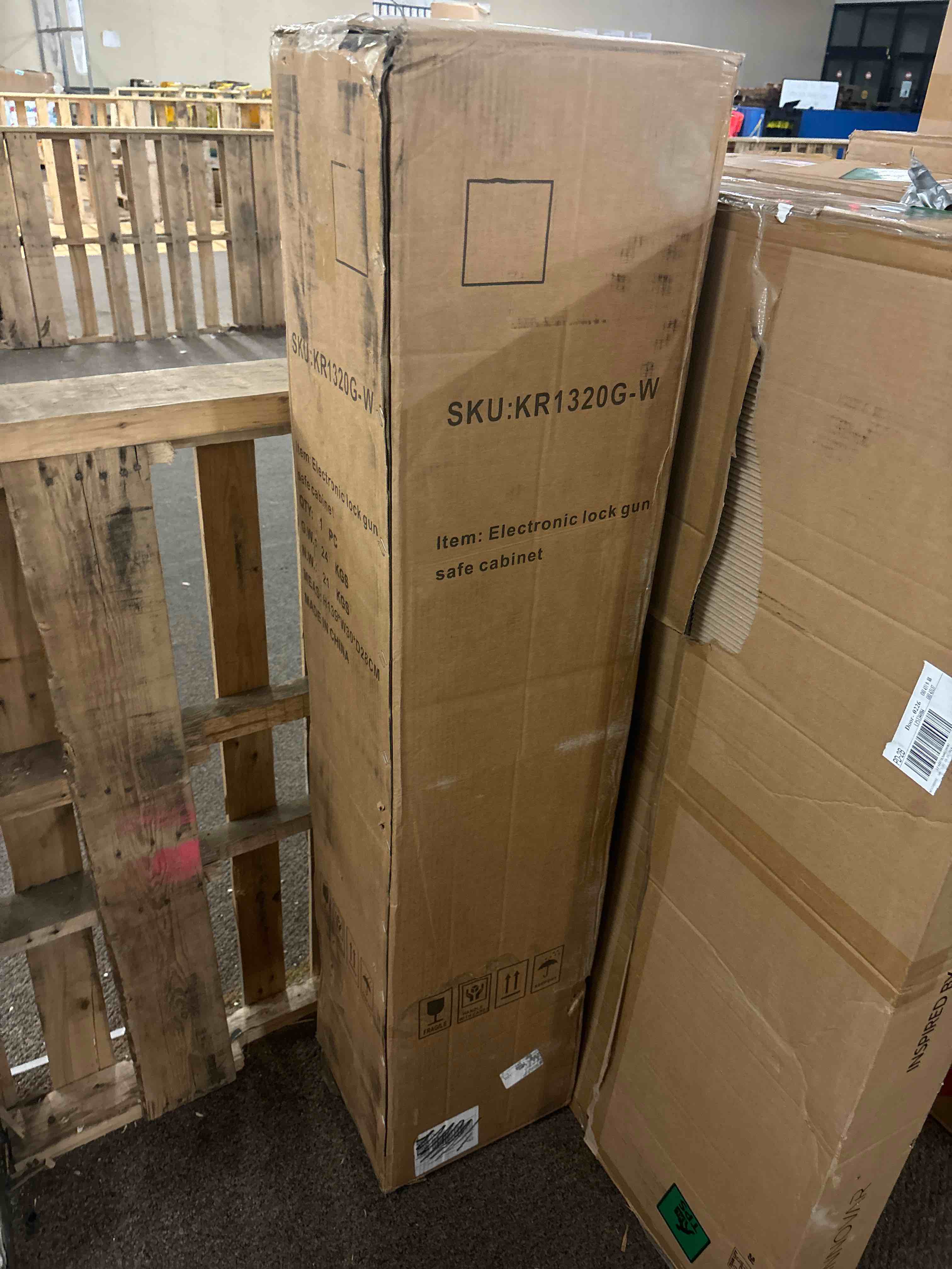 https://s3.amazonaws.com/lotting-images-prod/phillipi/RED5822752_1708397861919.jpeg