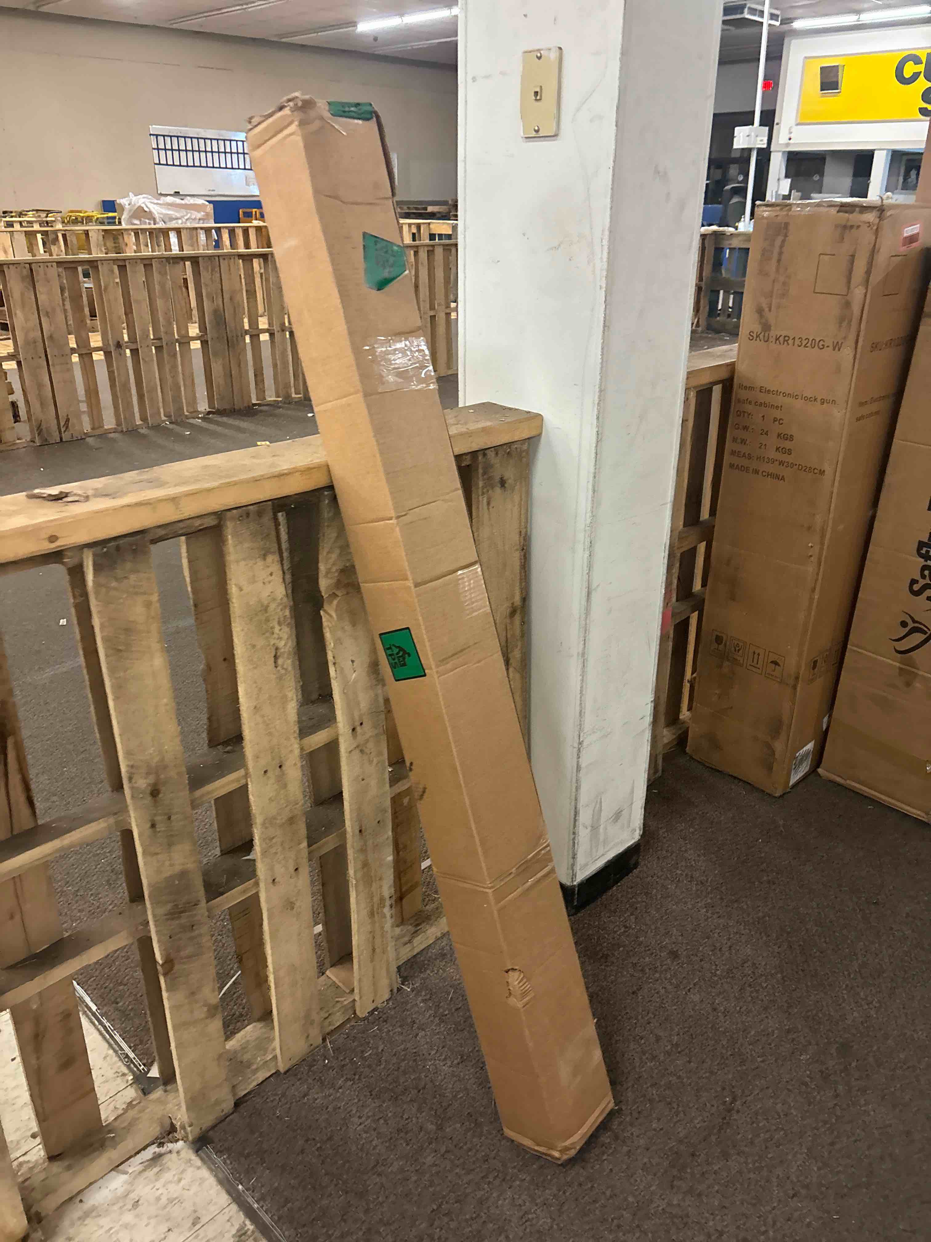 https://s3.amazonaws.com/lotting-images-prod/phillipi/RED5822754_1708398184366.jpeg