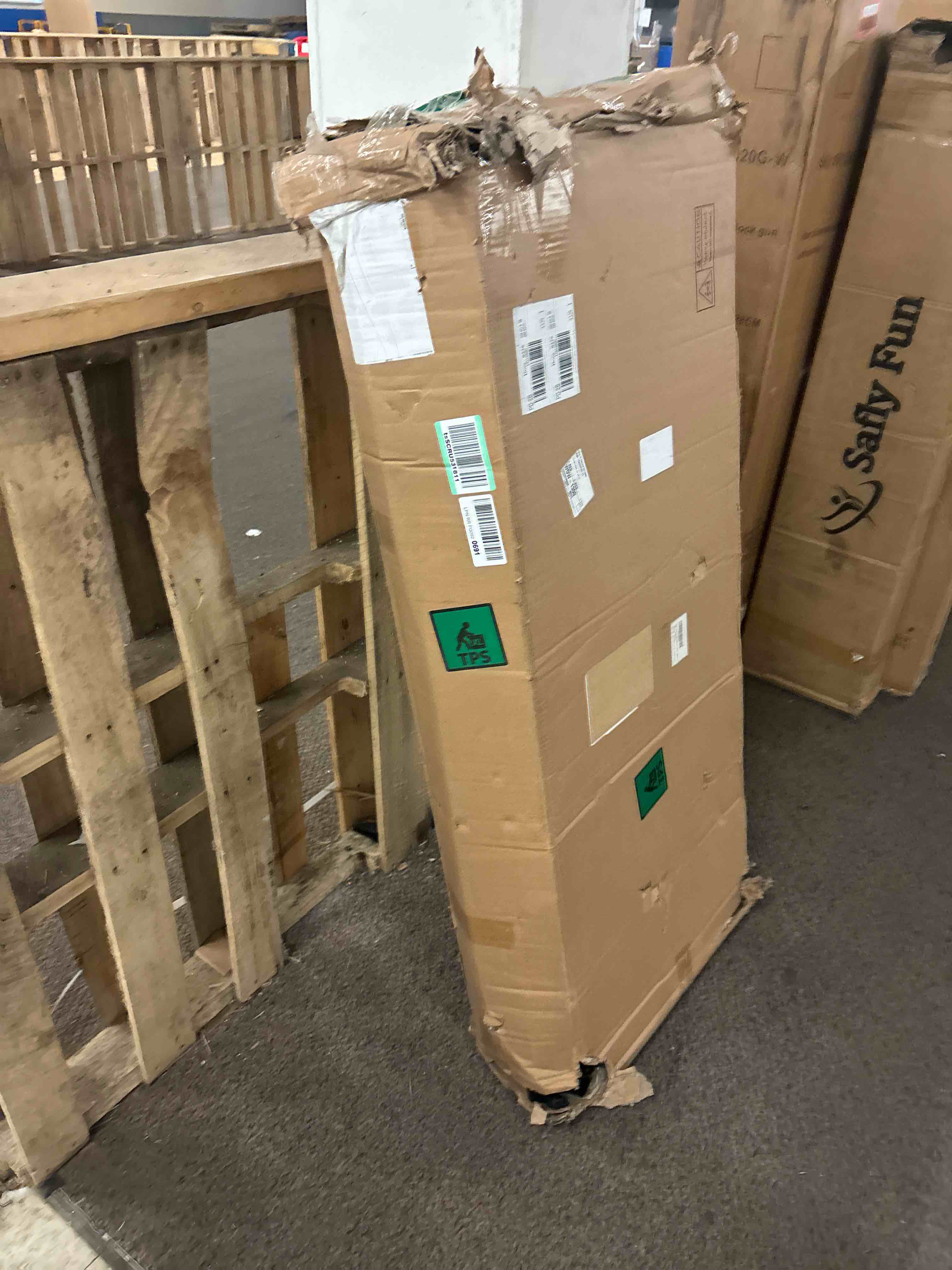 https://s3.amazonaws.com/lotting-images-prod/phillipi/RED5822755_1708398282821.jpeg