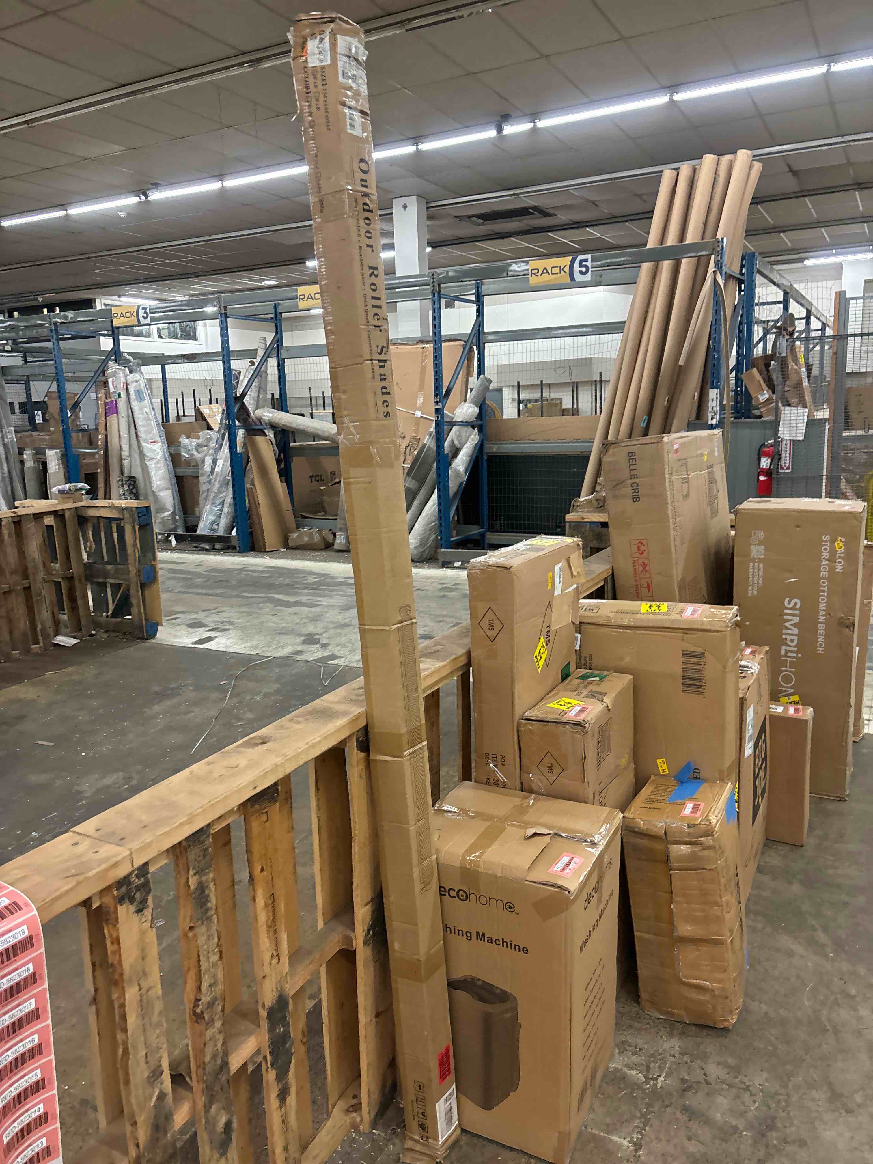 https://s3.amazonaws.com/lotting-images-prod/phillipi/RED5823013_1709052341704.jpeg