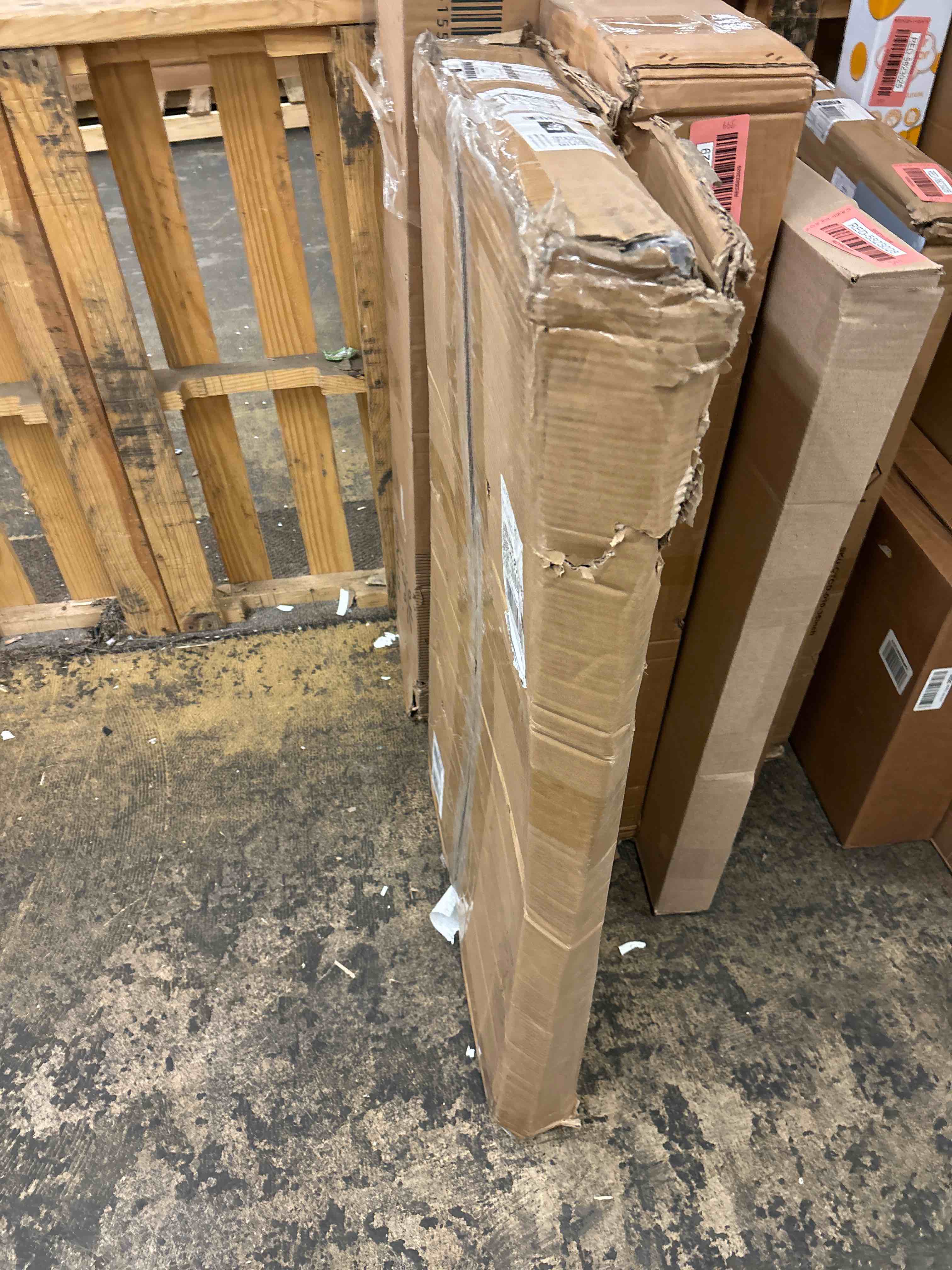 https://s3.amazonaws.com/lotting-images-prod/phillipi/RED5823031_1709056659962.jpeg