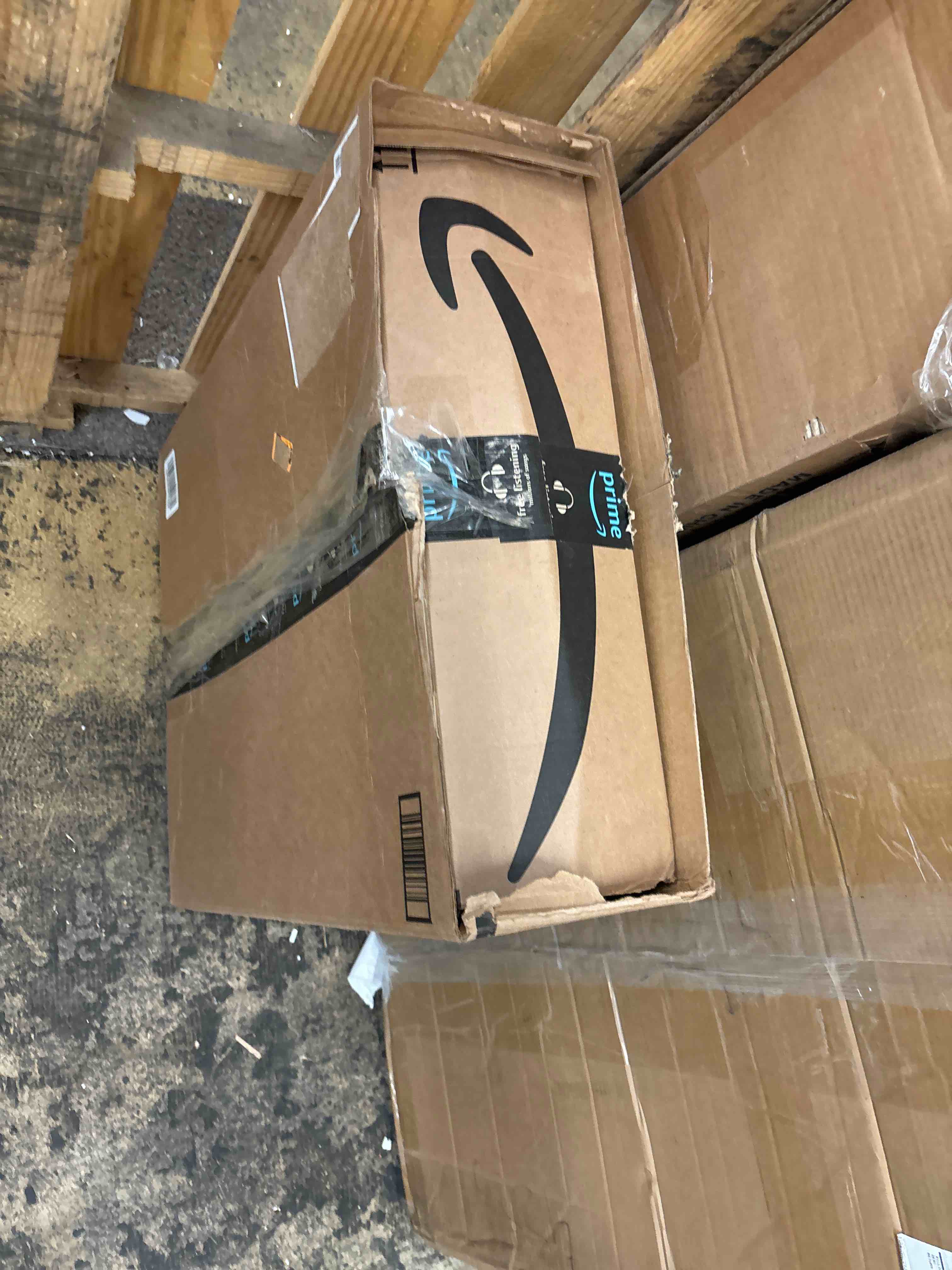 https://s3.amazonaws.com/lotting-images-prod/phillipi/RED5823033_1709057168610.jpeg