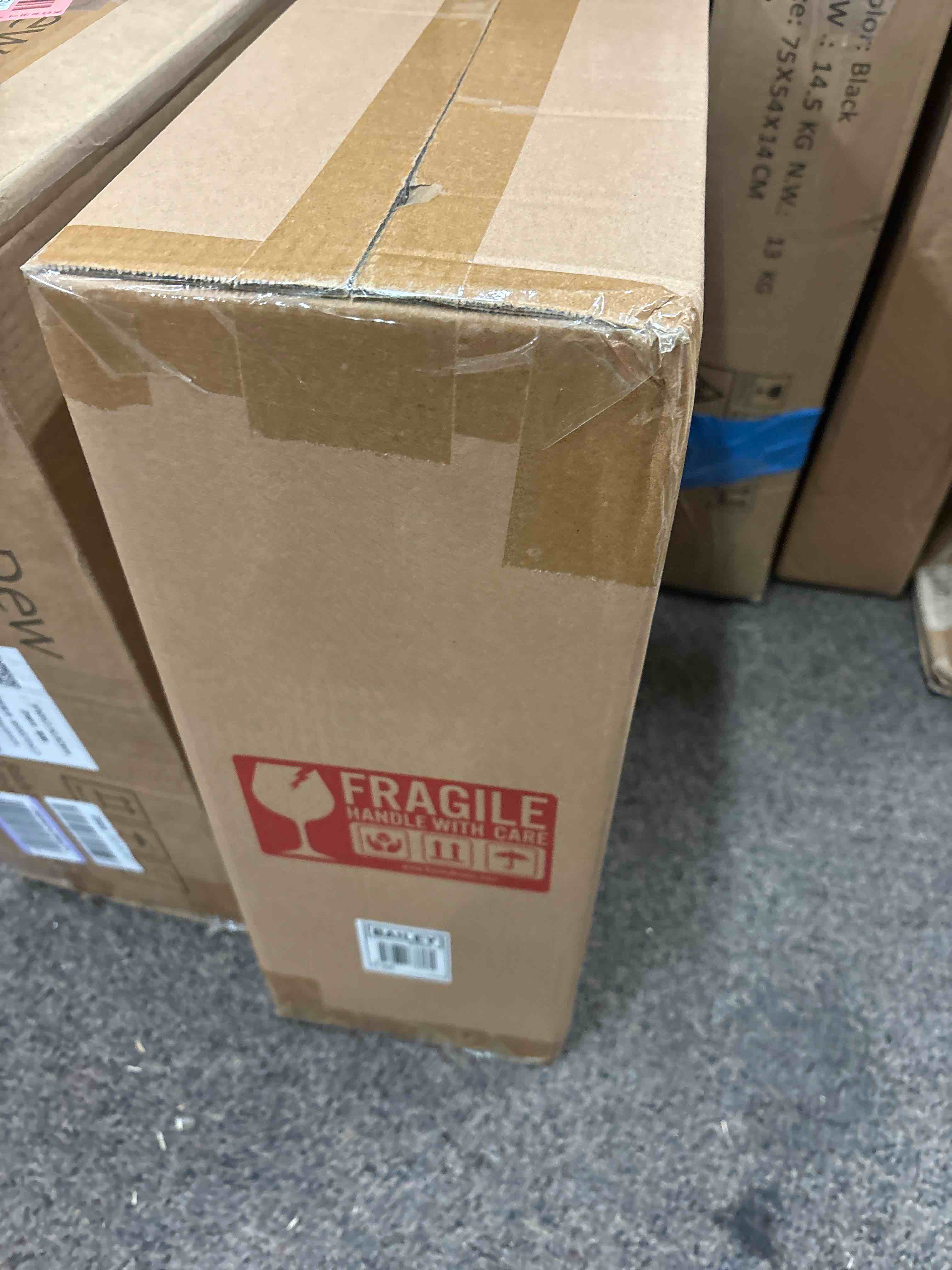 https://s3.amazonaws.com/lotting-images-prod/phillipi/RED5823190_1709261284798.jpeg