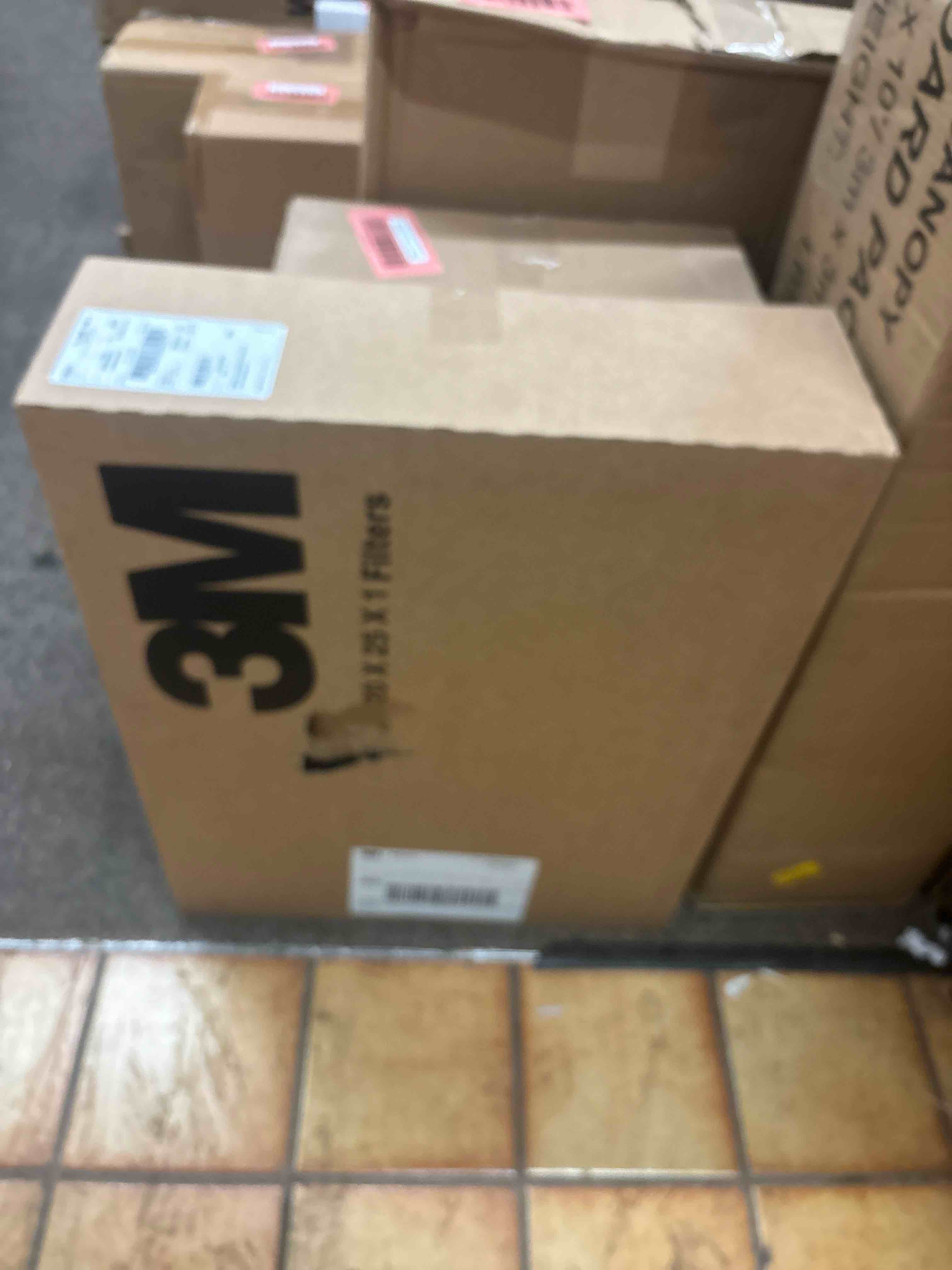 https://s3.amazonaws.com/lotting-images-prod/phillipi/RED5823193_1709262849936.jpeg