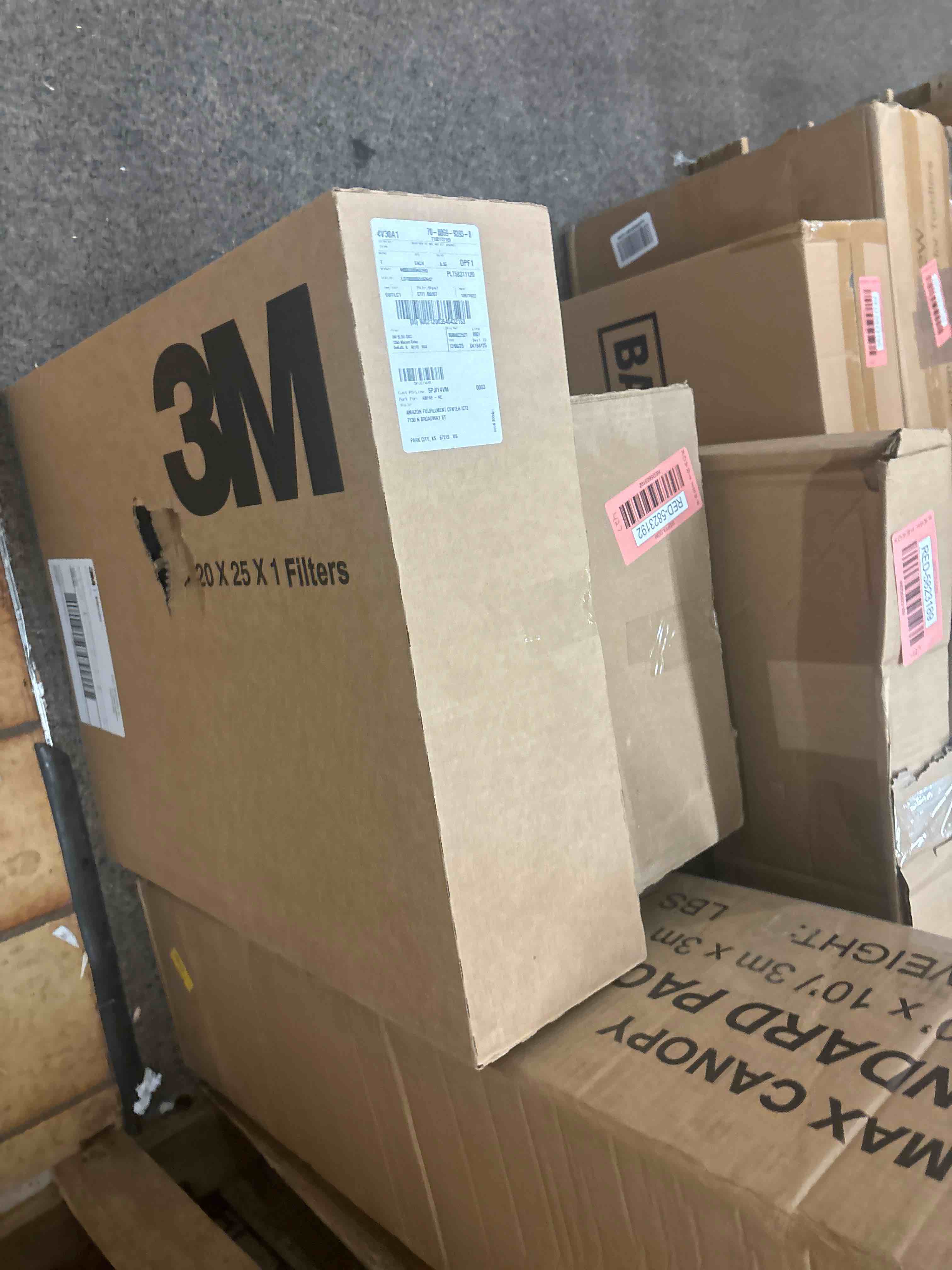https://s3.amazonaws.com/lotting-images-prod/phillipi/RED5823193_1709262851291.jpeg