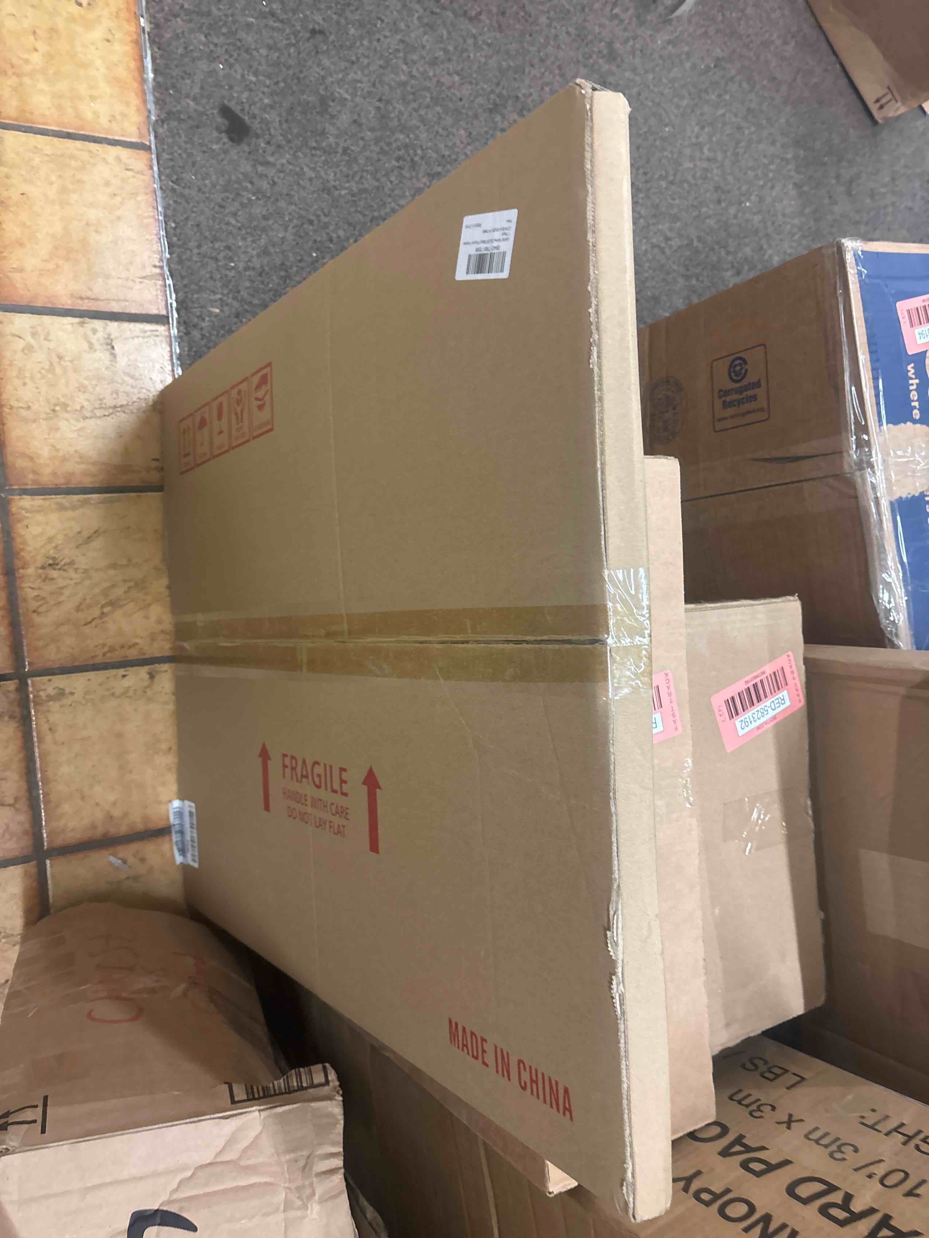 https://s3.amazonaws.com/lotting-images-prod/phillipi/RED5823196_1709263566339.jpeg